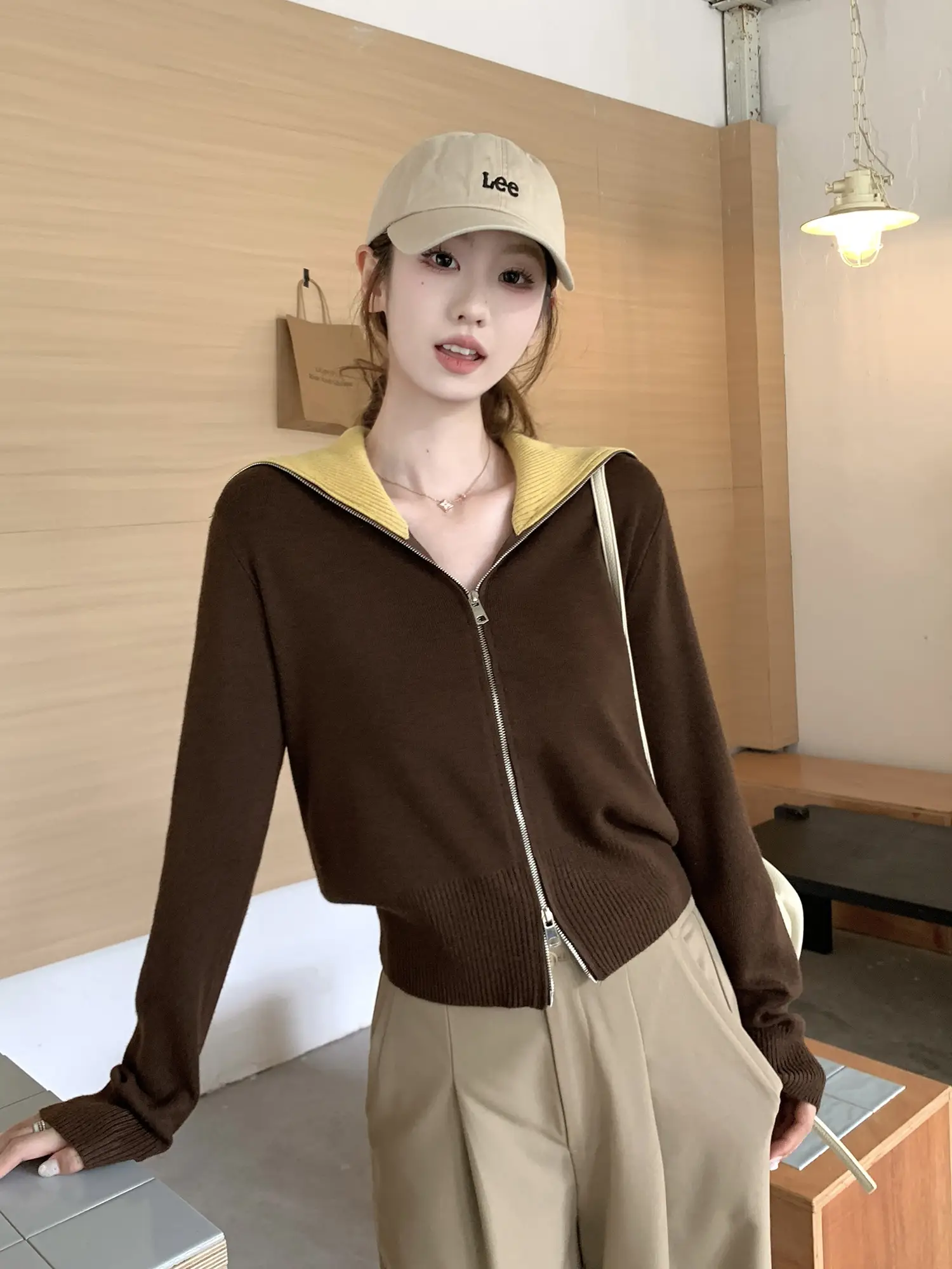 컬러 배색 폴드 칼라 지퍼 니트 카디건 상세 이미지 34