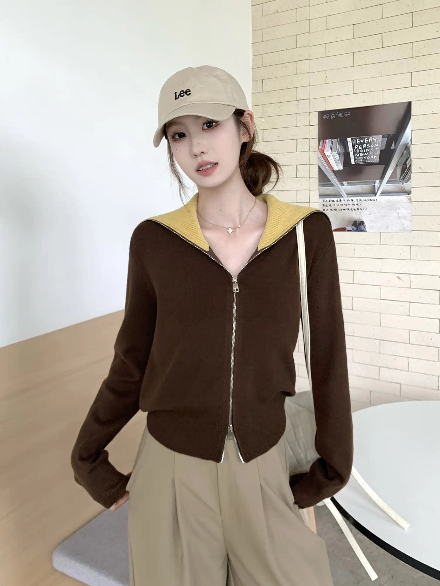컬러 배색 폴드 칼라 지퍼 니트 카디건 상세 이미지 37