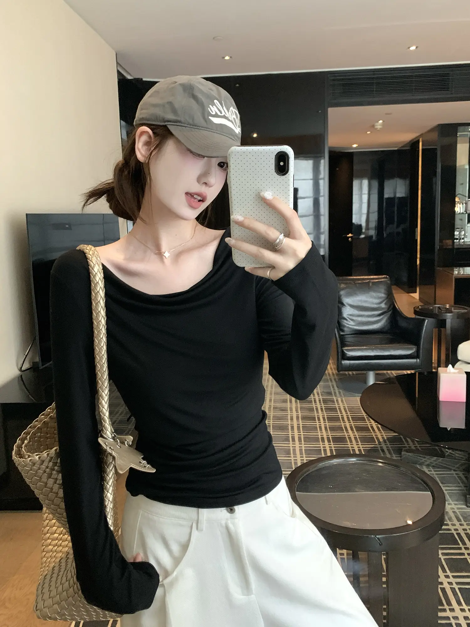 백홀 디자인 드레이프 긴소매 티셔츠 상세 이미지 3