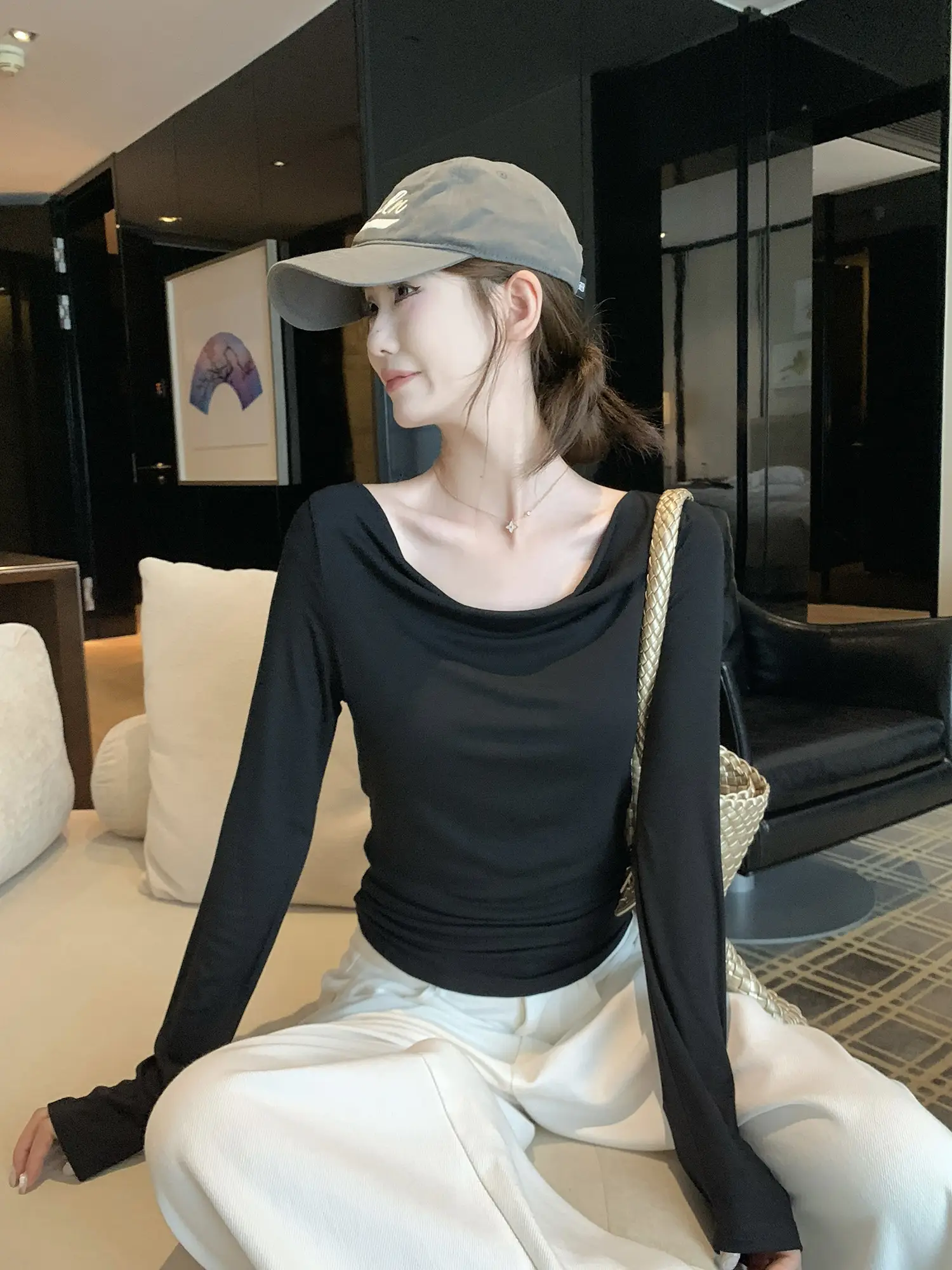 백홀 디자인 드레이프 긴소매 티셔츠 상세 이미지 6