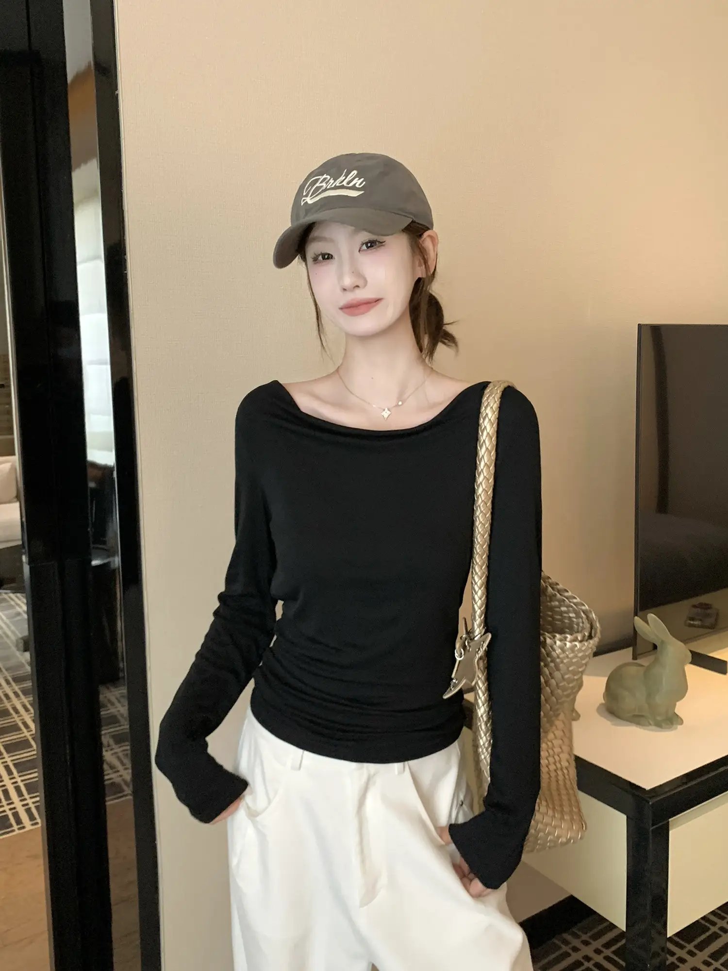 백홀 디자인 드레이프 긴소매 티셔츠 상세 이미지 9