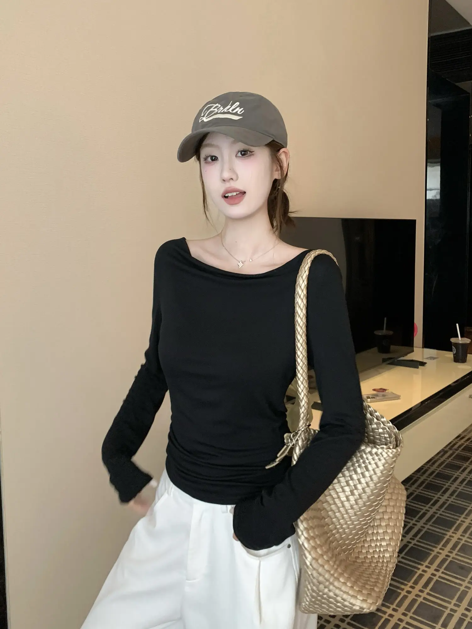 백홀 디자인 드레이프 긴소매 티셔츠 상세 이미지 10