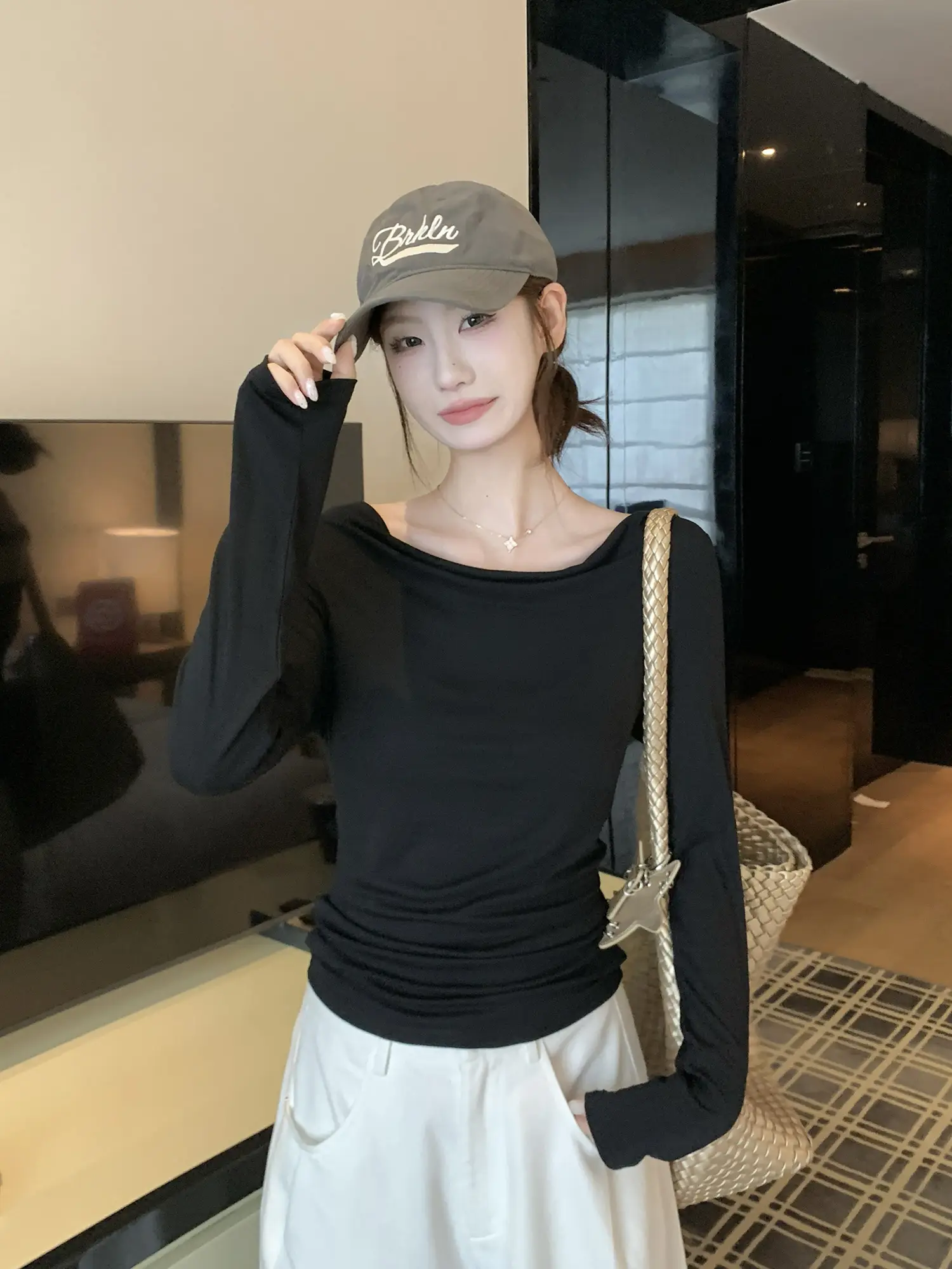 백홀 디자인 드레이프 긴소매 티셔츠 상세 이미지 12