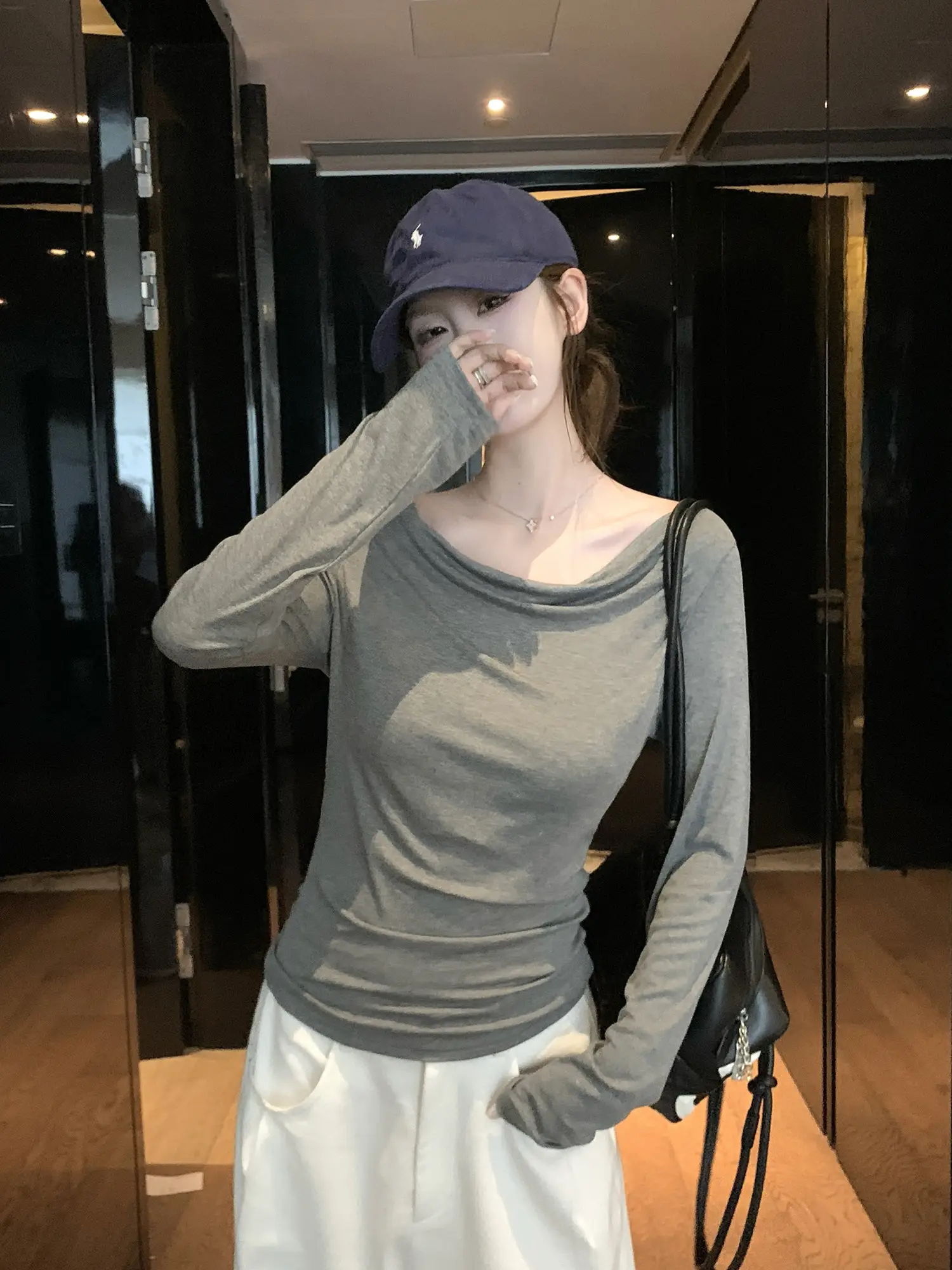 백홀 디자인 드레이프 긴소매 티셔츠 상세 이미지 15
