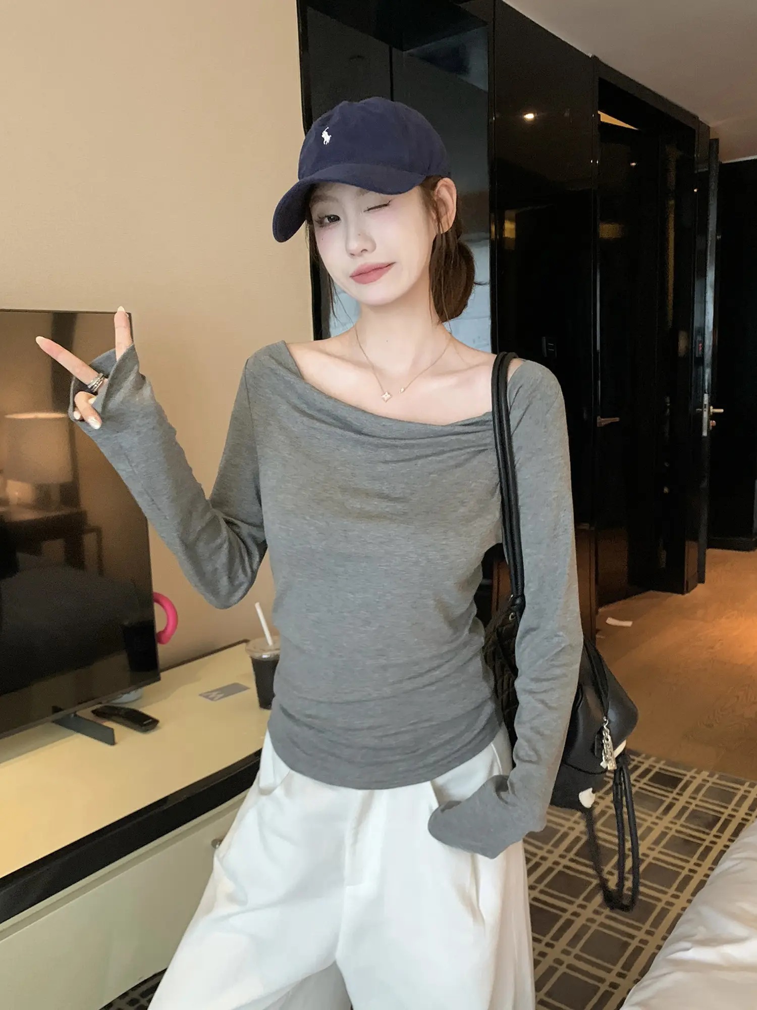 백홀 디자인 드레이프 긴소매 티셔츠 상세 이미지 25