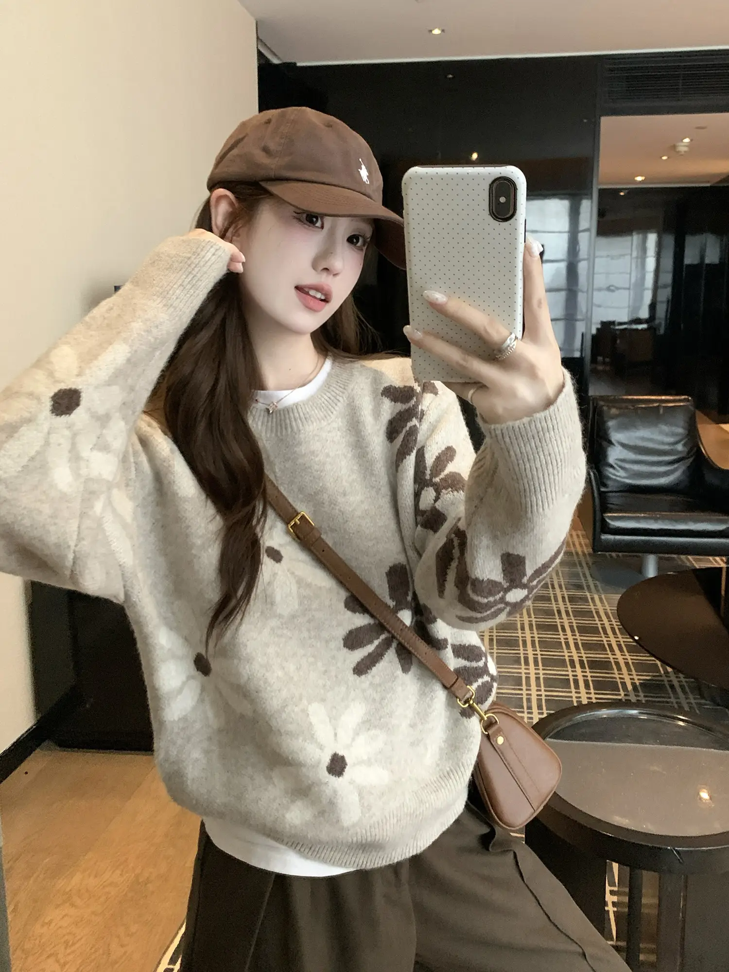 플라워 디자인 루즈핏 니트 상세 이미지 4