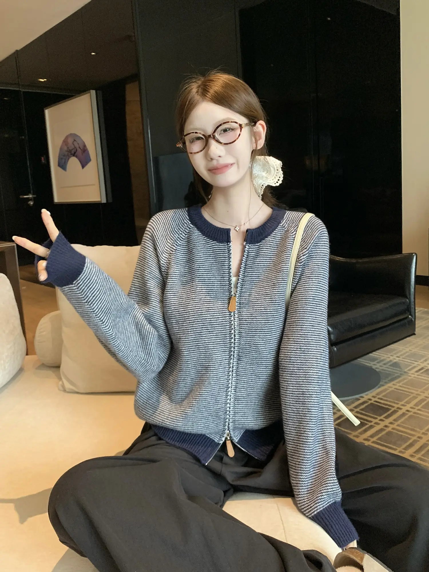 배색 스트라이프 라운드넥 니트 카디건 상세 이미지 22
