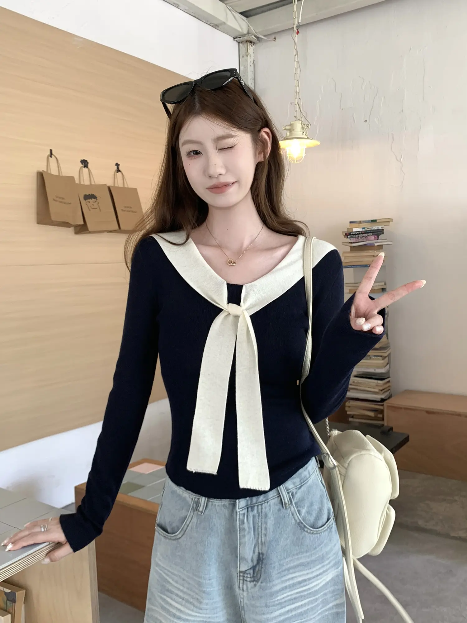 배색 숄 네크 니트 티셔츠 상세 이미지 22