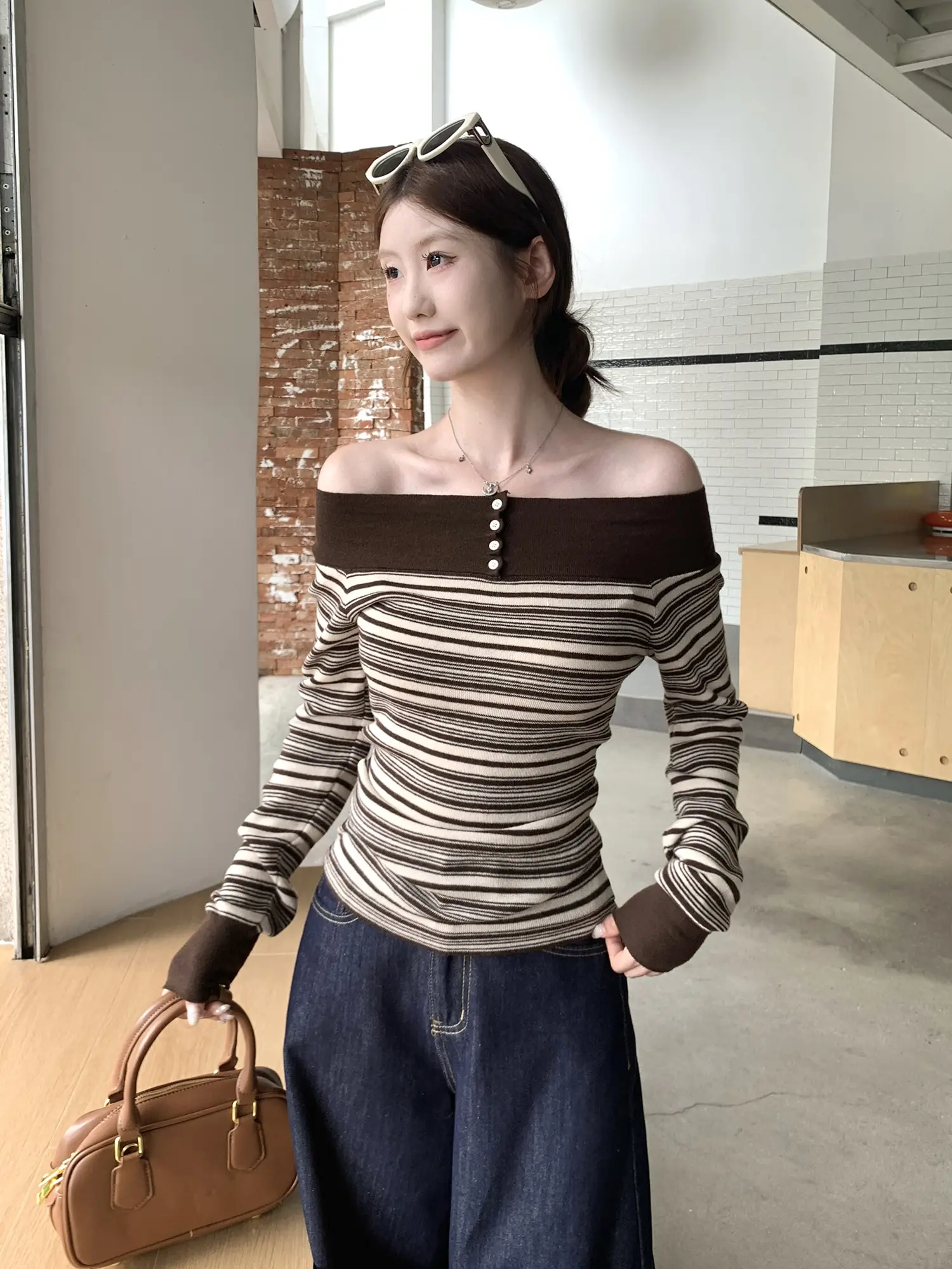 오프숄더 스트라이프 니트 상세 이미지 23