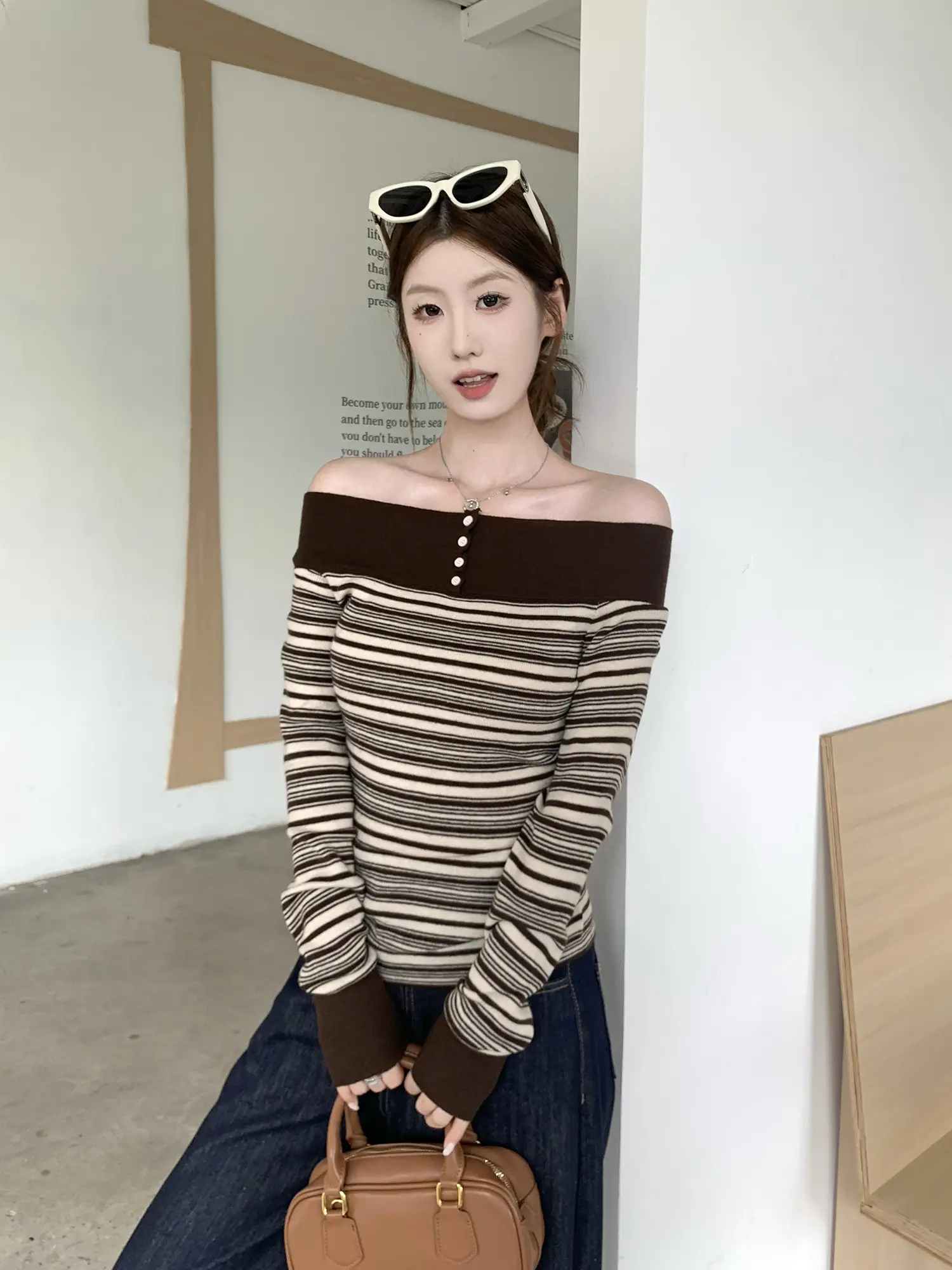 오프숄더 스트라이프 니트 상세 이미지 24