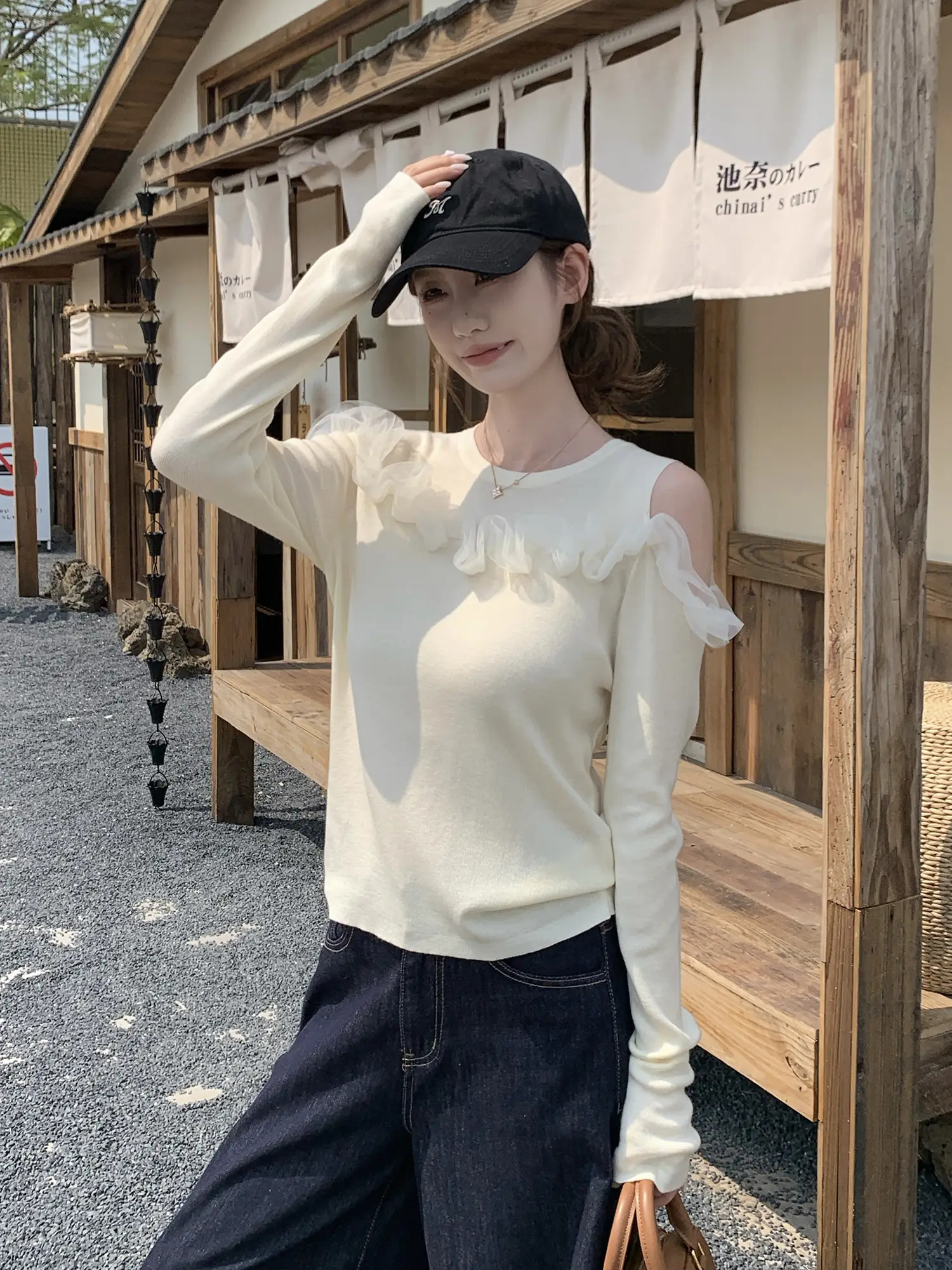 레이스 배색 오프숄더 니트 상세 이미지 8