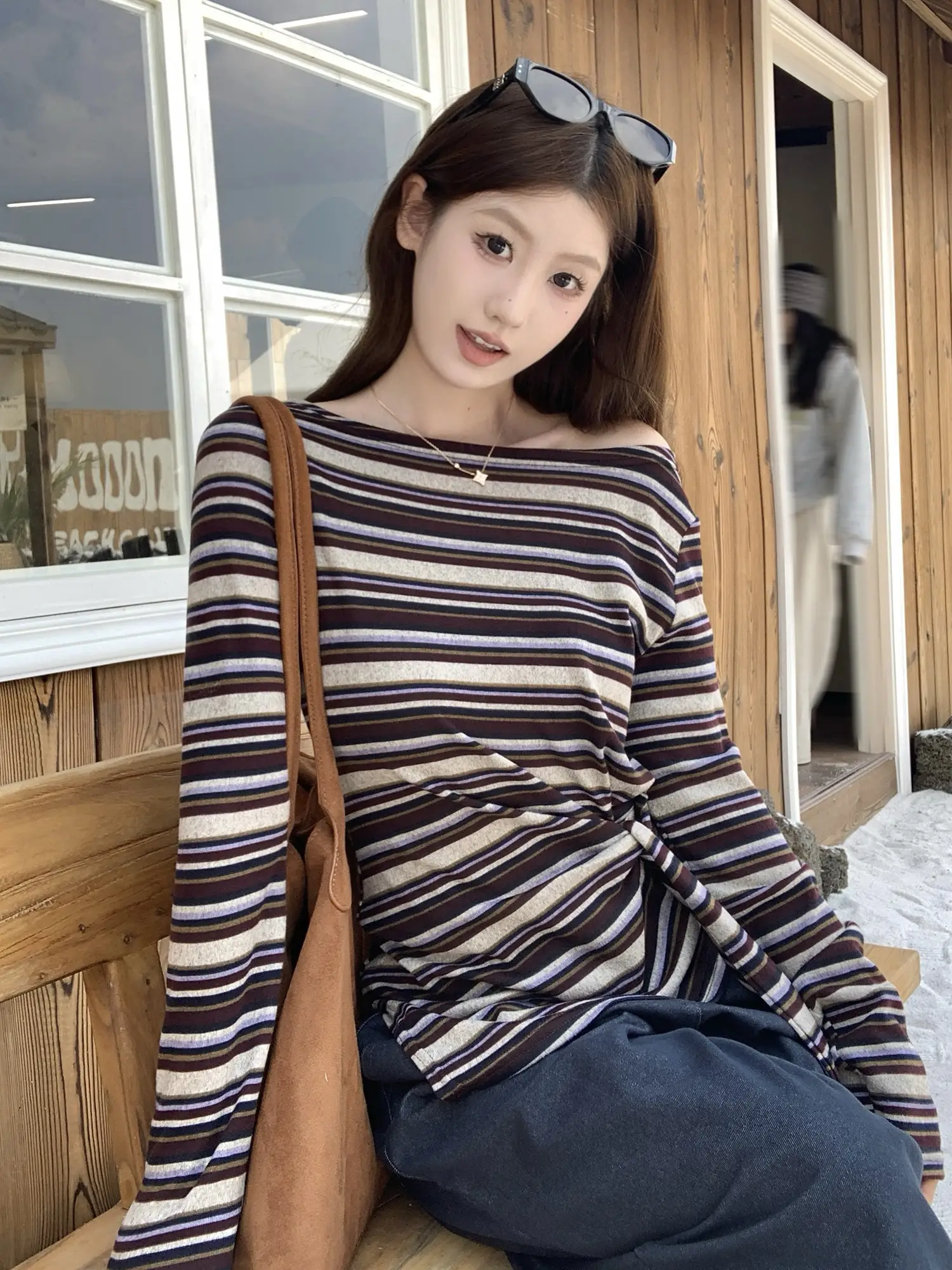 원숄더 컬러 스트라이프 티셔츠 상세 이미지 10