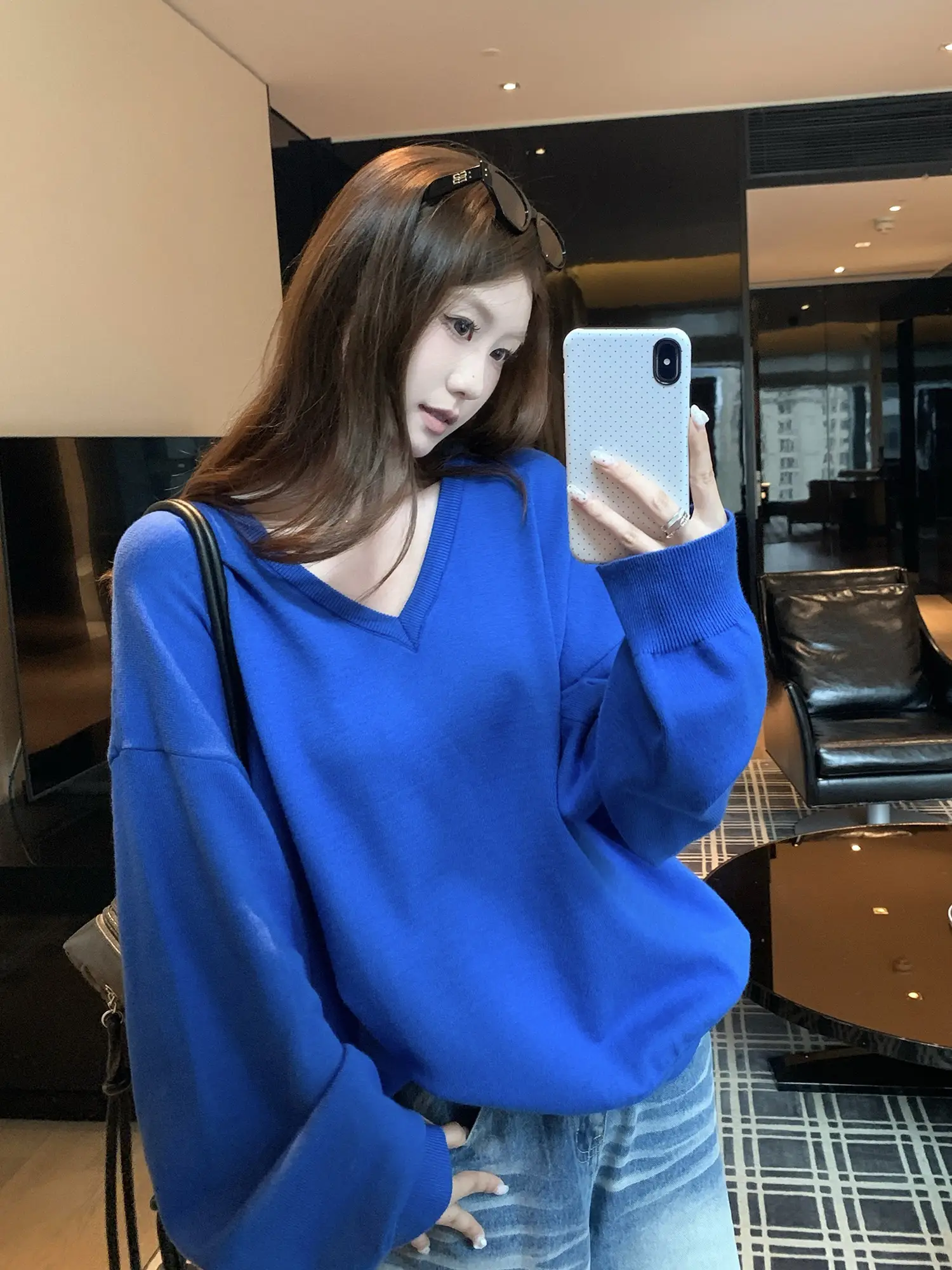 클라인 블루 V넥 루즈 니트