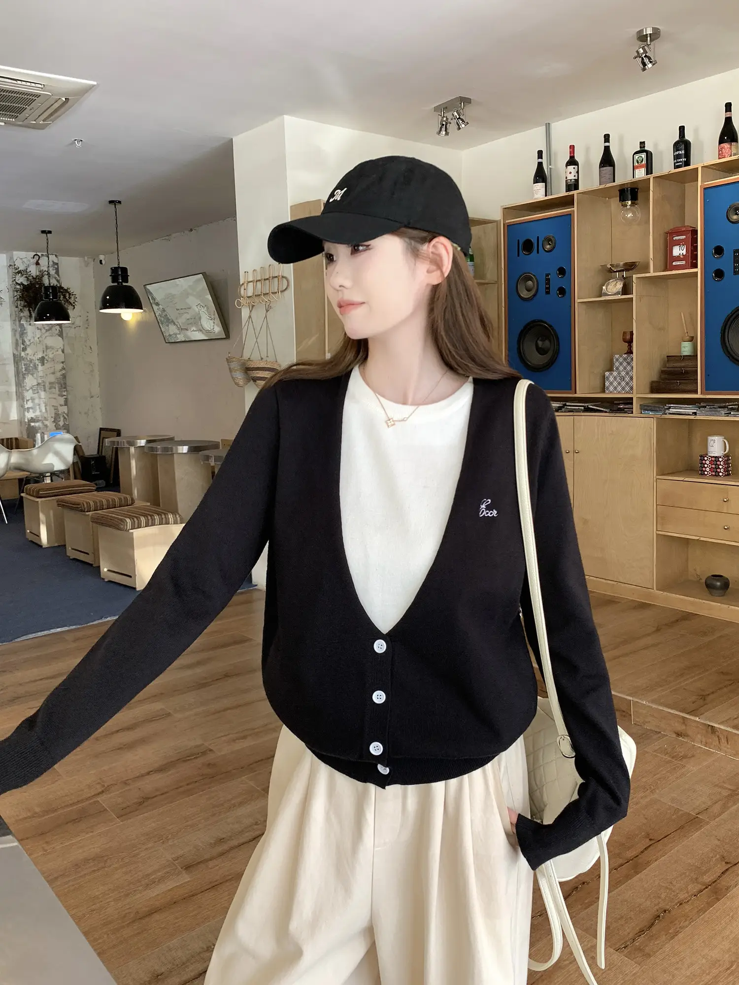 레트로 프린팅 라운드넥 니트 가디건 상세 이미지 9