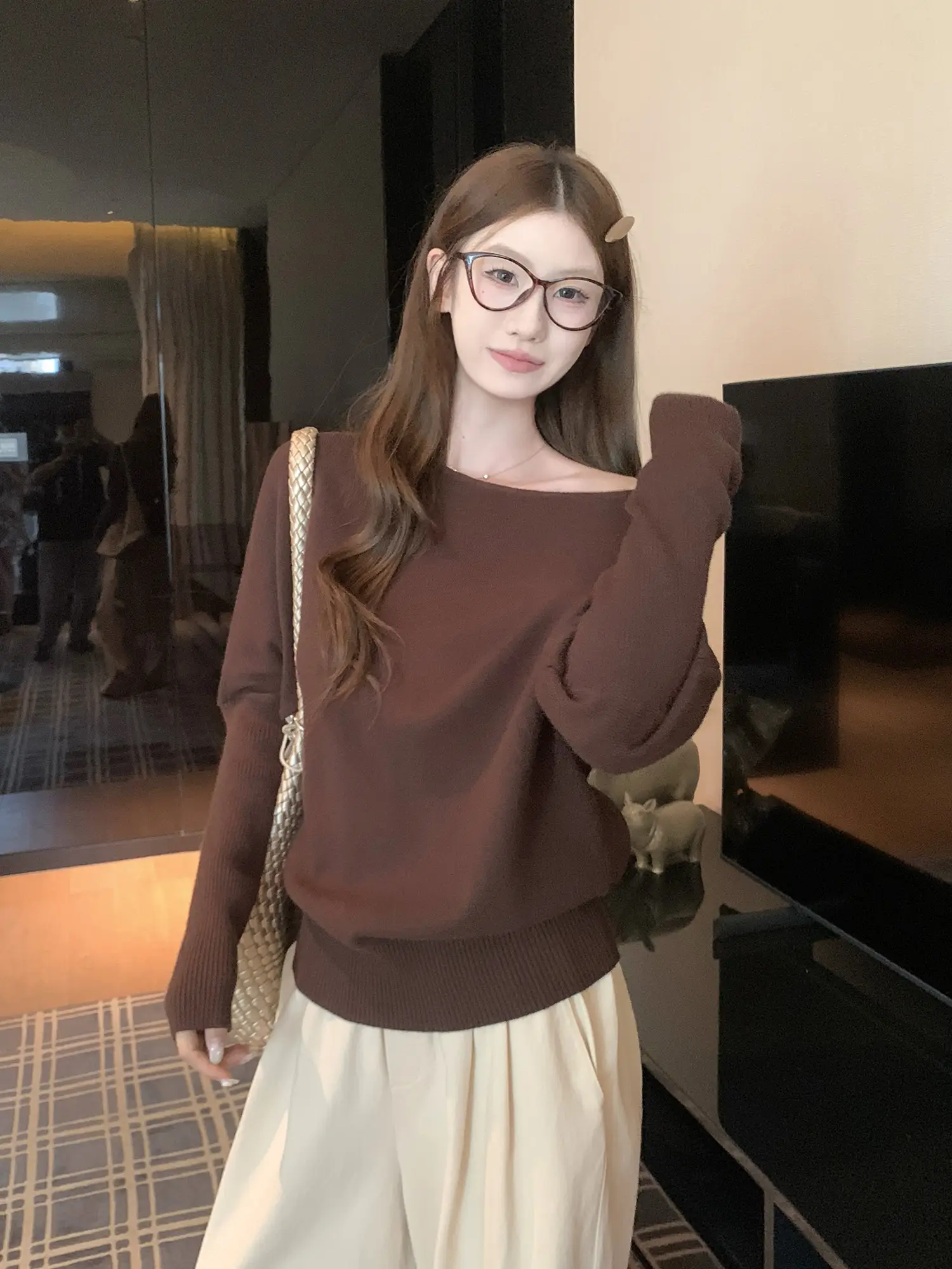 오프숄더 원숄더 긴소매 니트 상세 이미지 9