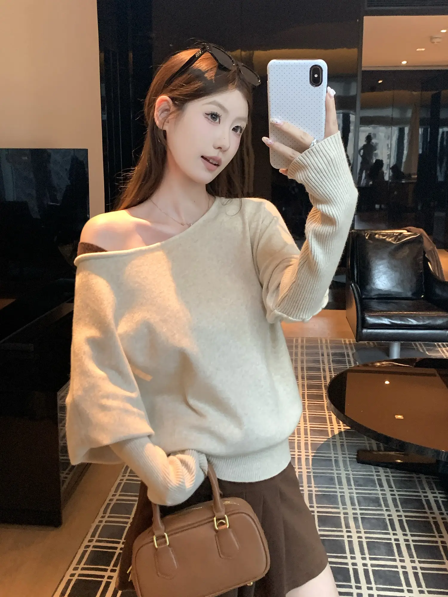 오프숄더 원숄더 긴소매 니트 상세 이미지 18