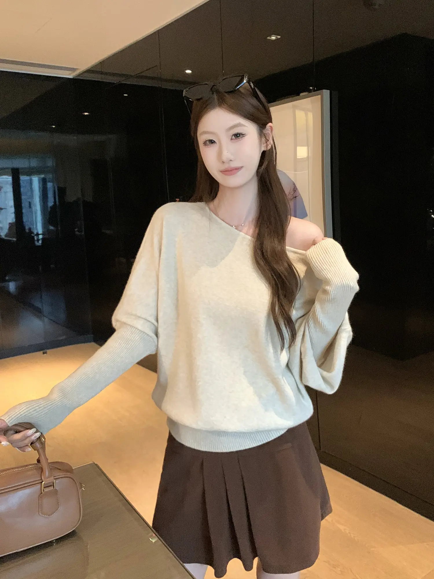 오프숄더 원숄더 긴소매 니트 상세 이미지 19