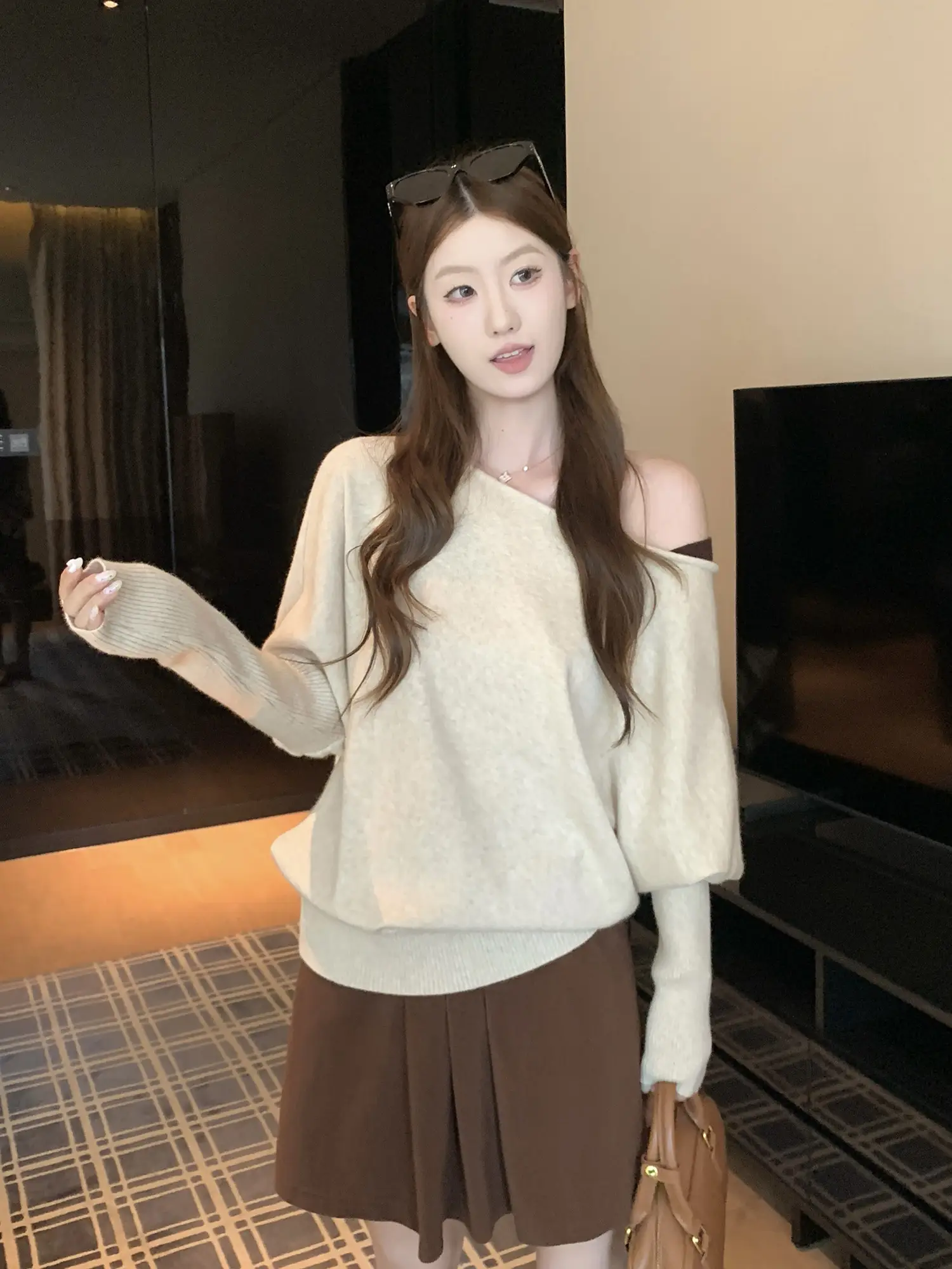 오프숄더 원숄더 긴소매 니트 상세 이미지 21