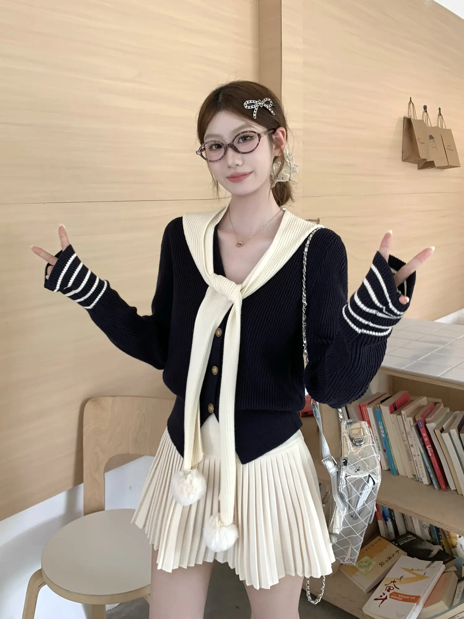 러블리 배색 볼 가디건 상세 이미지 9