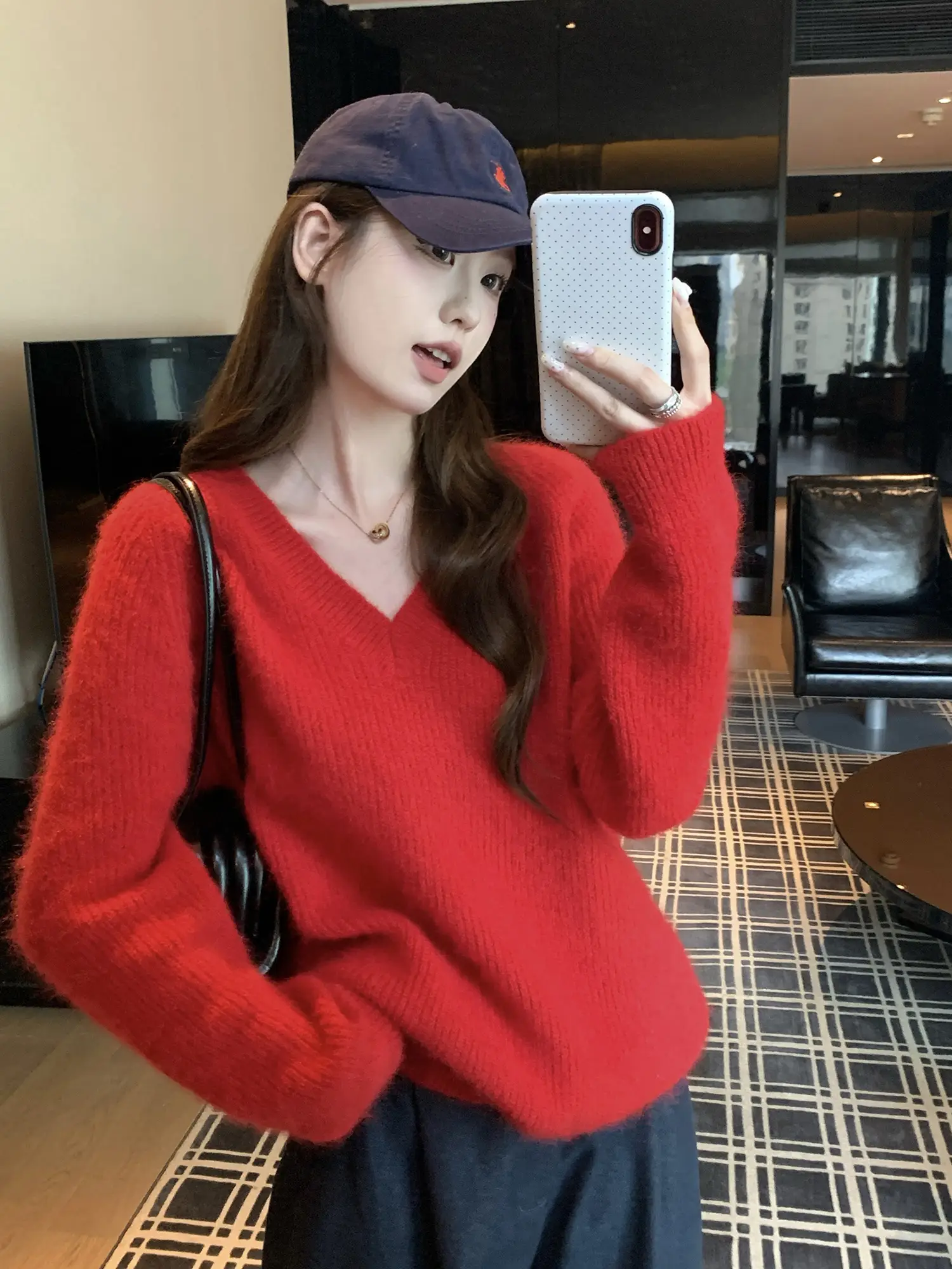 프렌치 레드 V넥 마해어 니트 상세 이미지 7