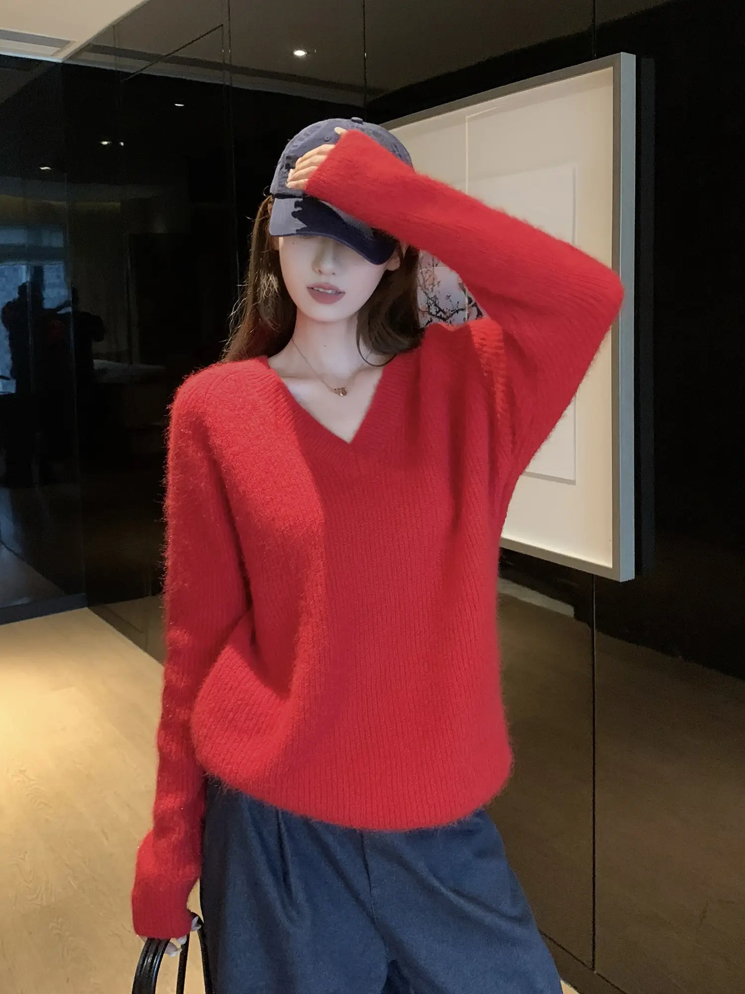 프렌치 레드 V넥 마해어 니트 상세 이미지 8