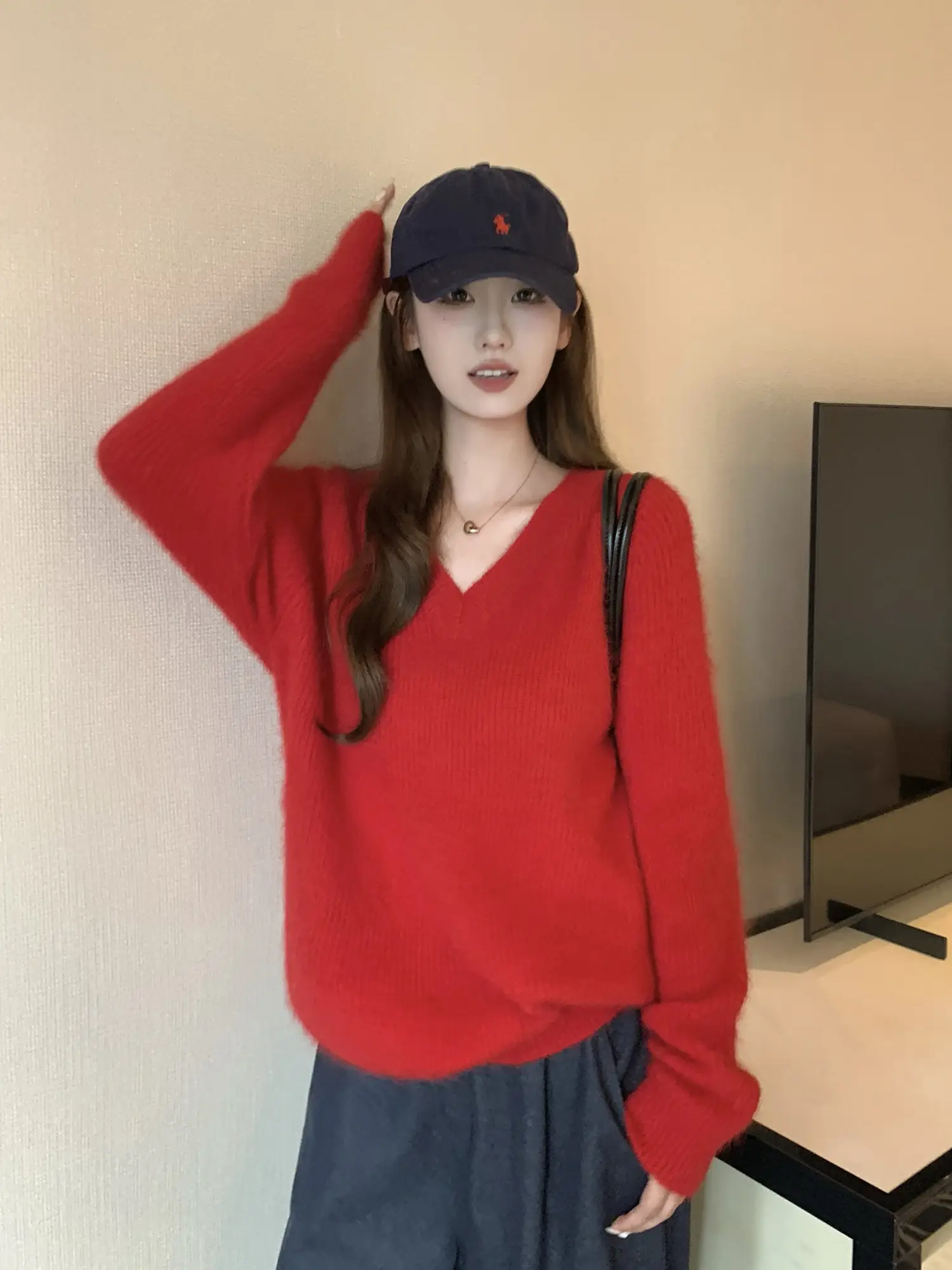 프렌치 레드 V넥 마해어 니트 상세 이미지 9