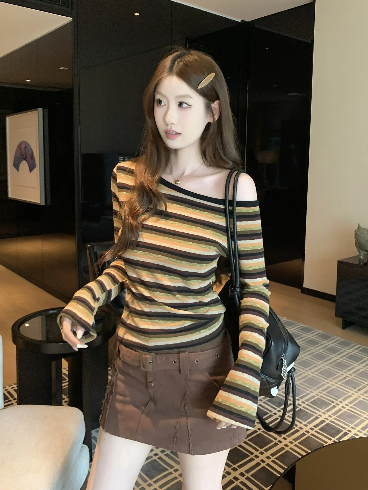오프숄더 노란색 스트라이프 티셔츠 상세 이미지 8