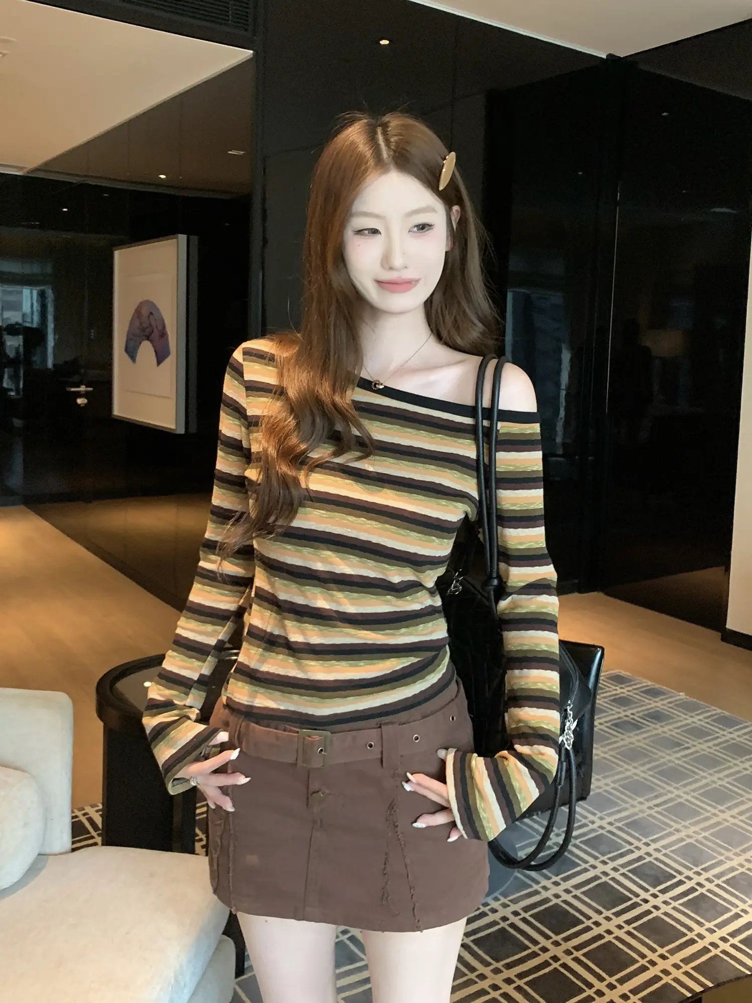 오프숄더 노란색 스트라이프 티셔츠 상세 이미지 9