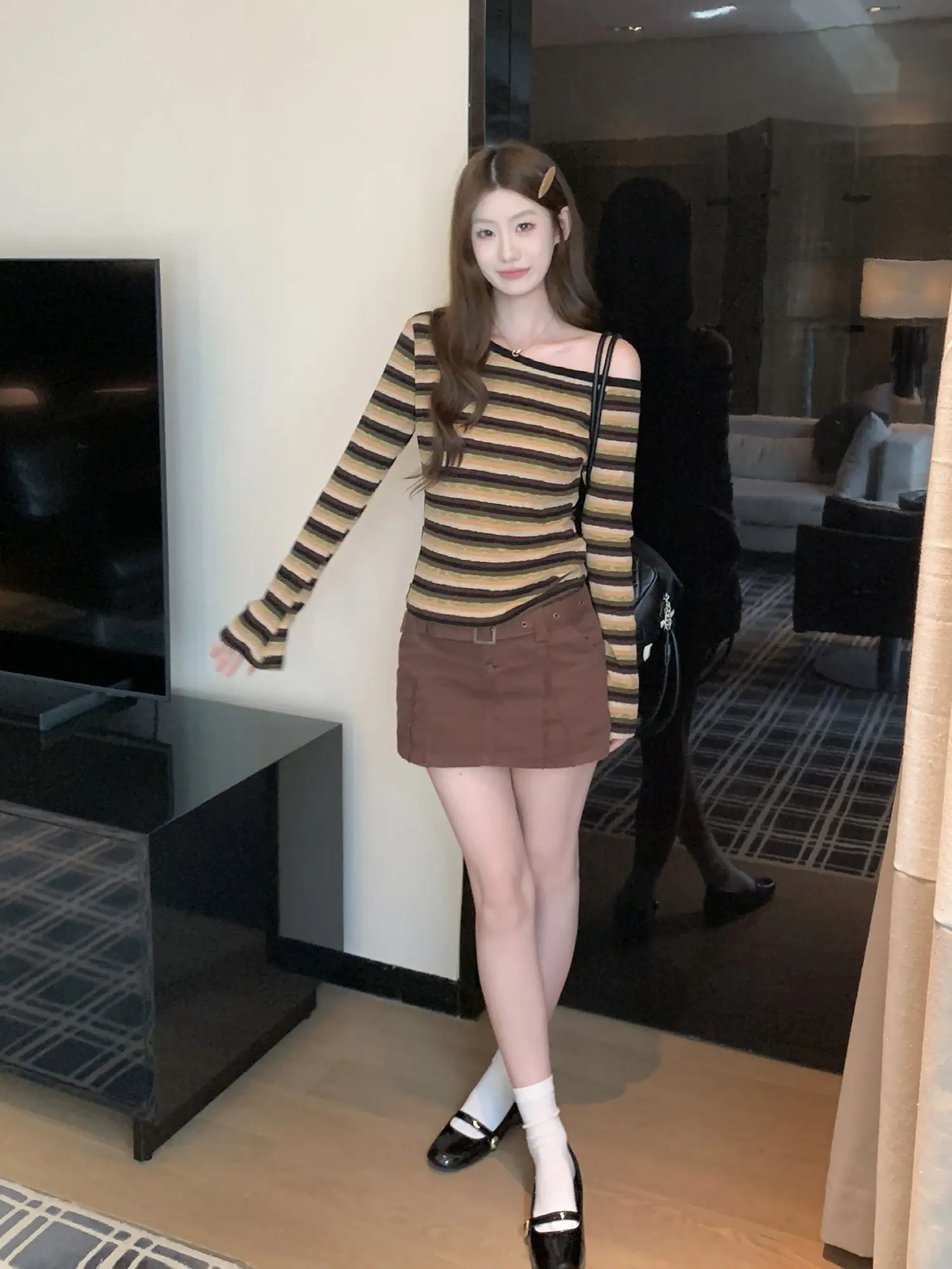 오프숄더 노란색 스트라이프 티셔츠 상세 이미지 11