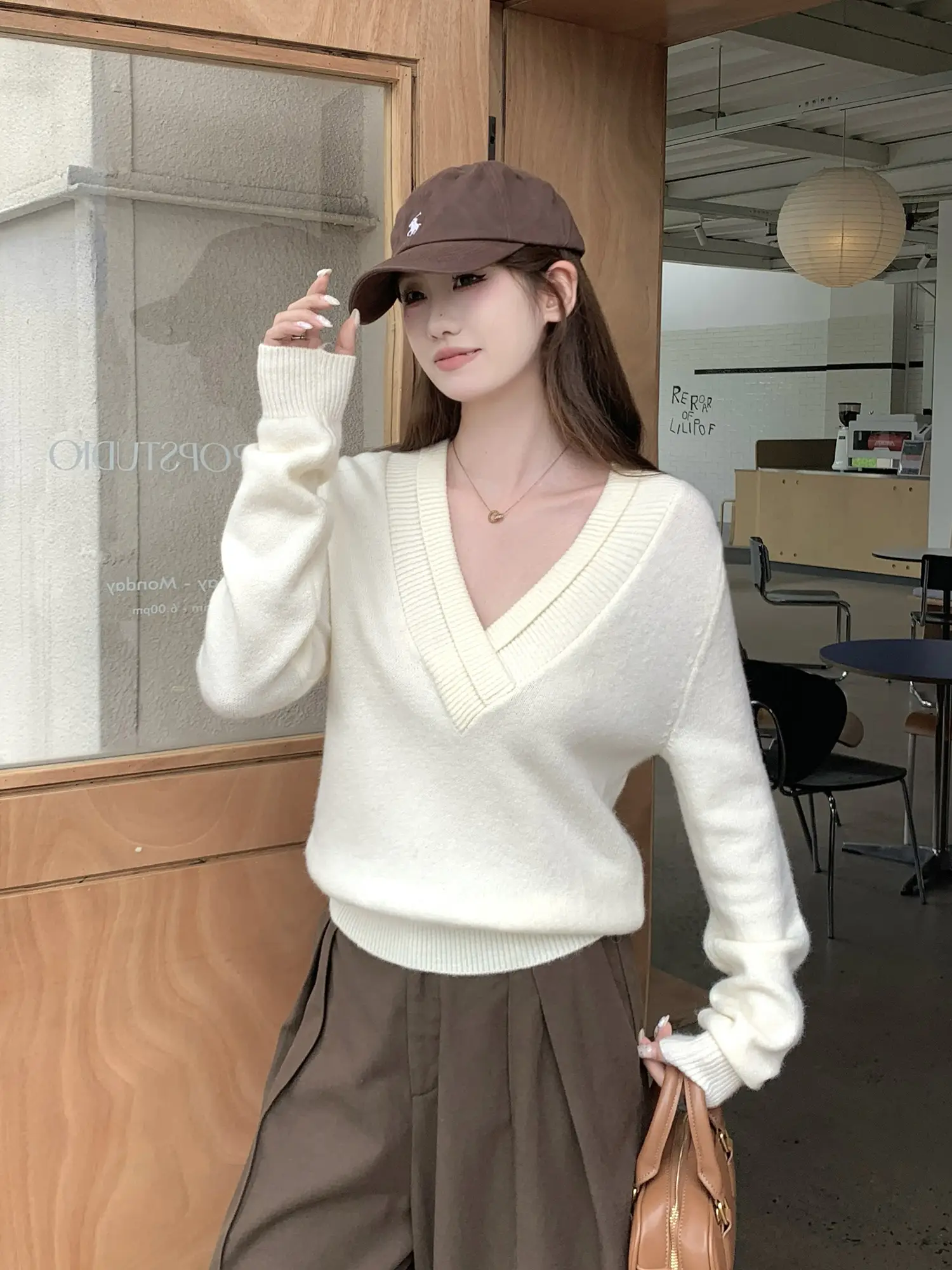 폴드 칼라 울 니트 상세 이미지 32