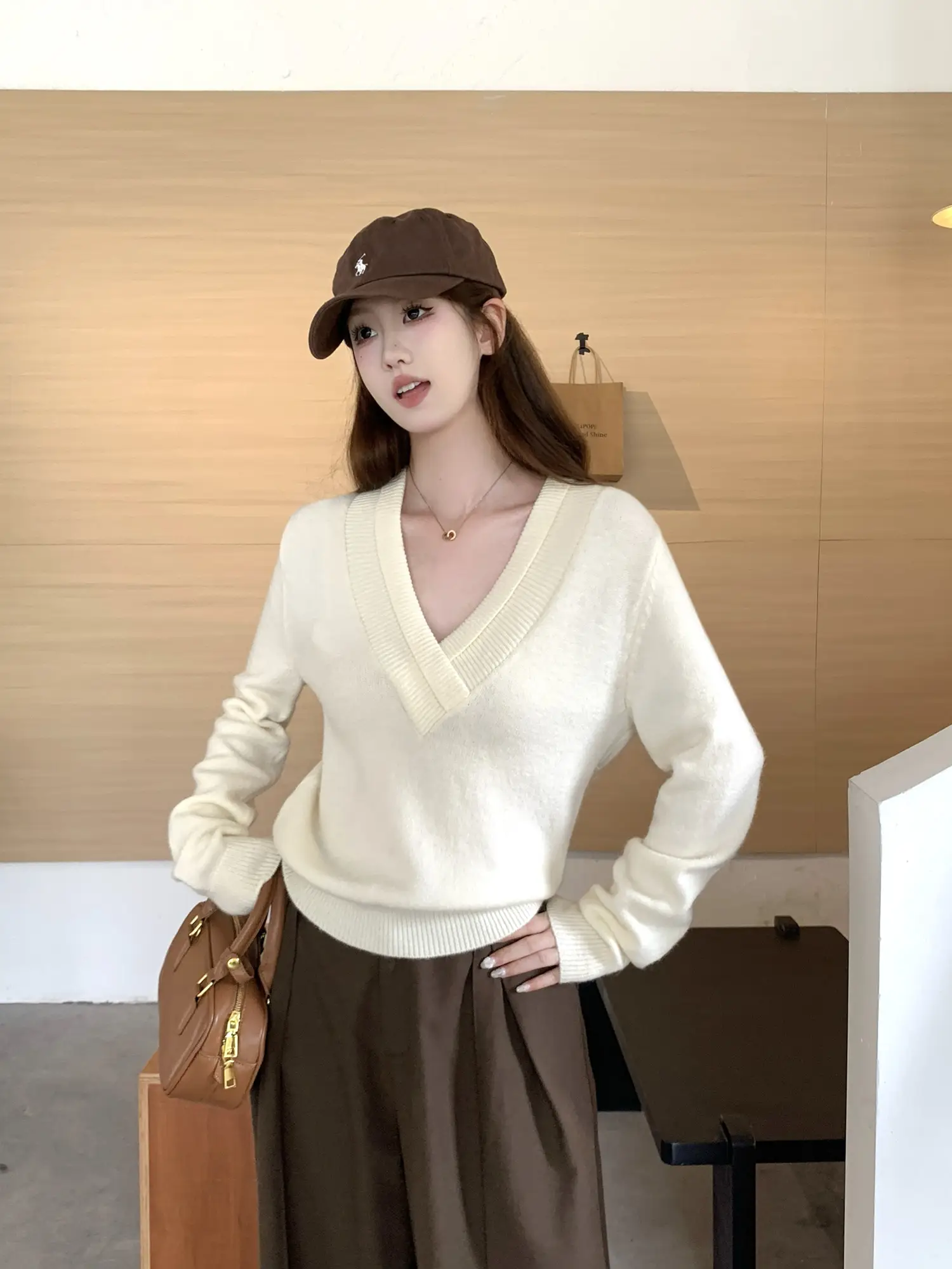 폴드 칼라 울 니트 상세 이미지 34