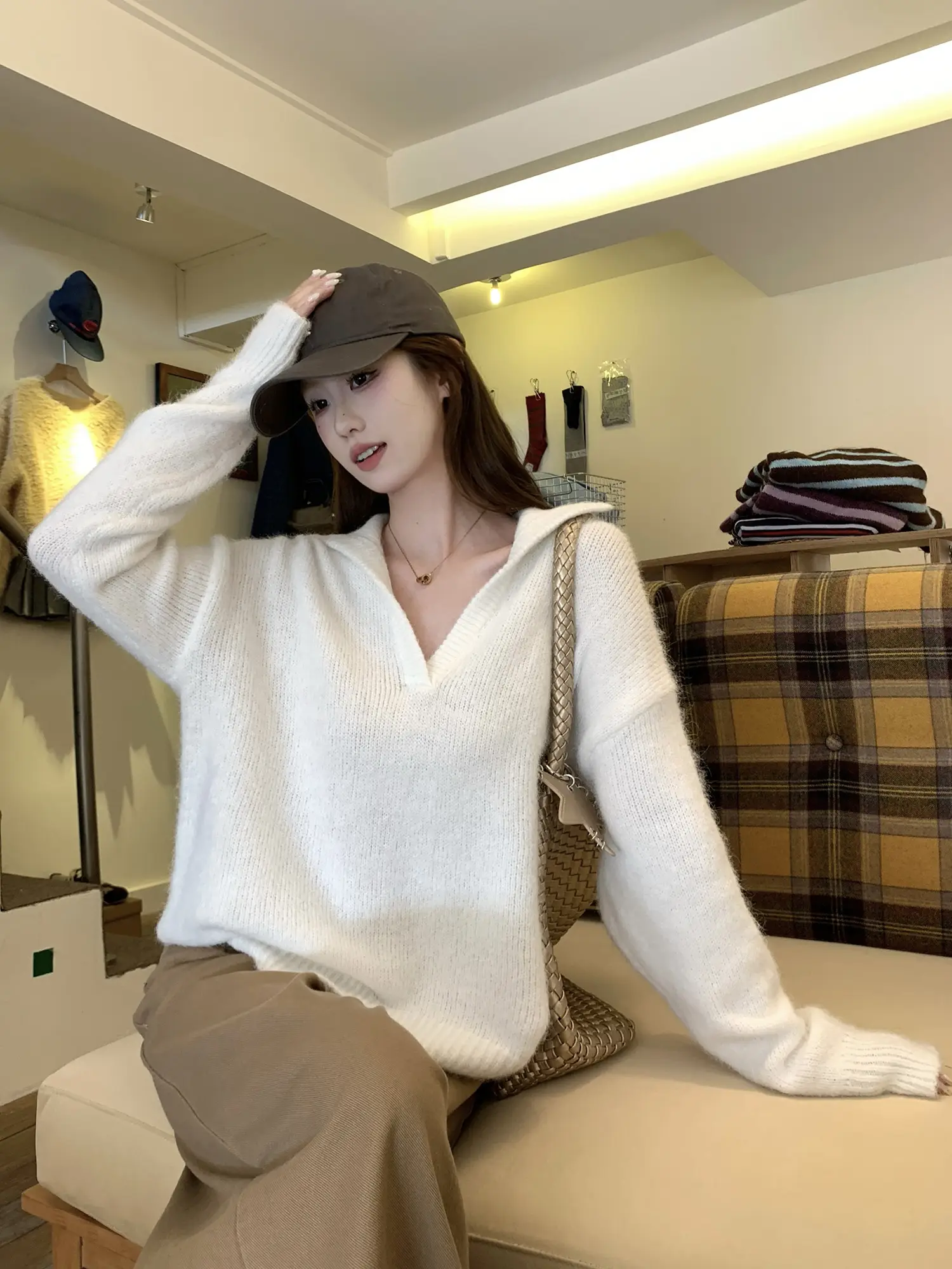 폴드 칼라 루즈핏 니트