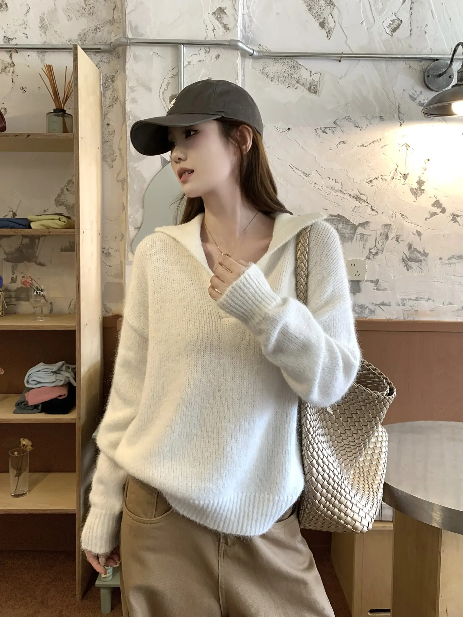폴드 칼라 루즈핏 니트 상세 이미지 10