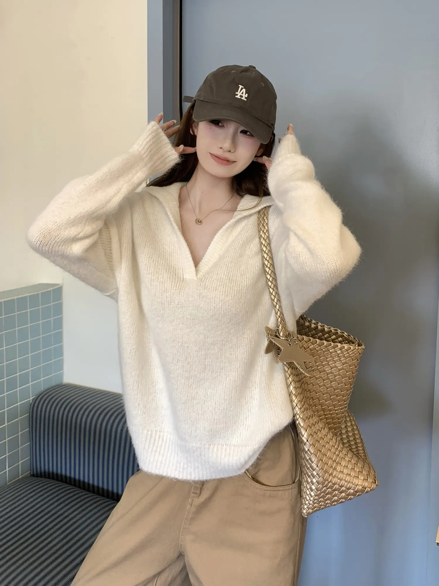 폴드 칼라 루즈핏 니트 상세 이미지 11