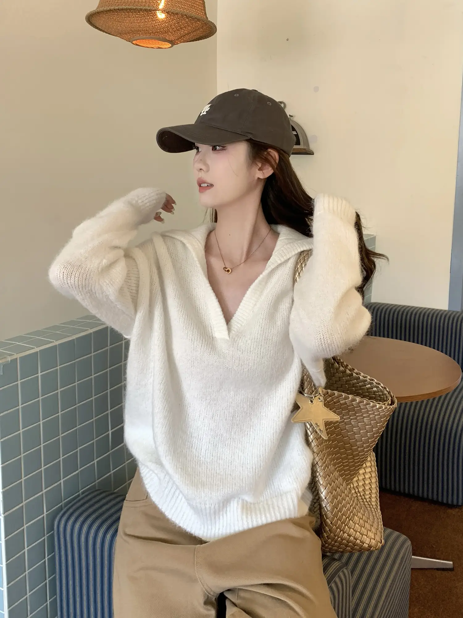 폴드 칼라 루즈핏 니트 상세 이미지 12