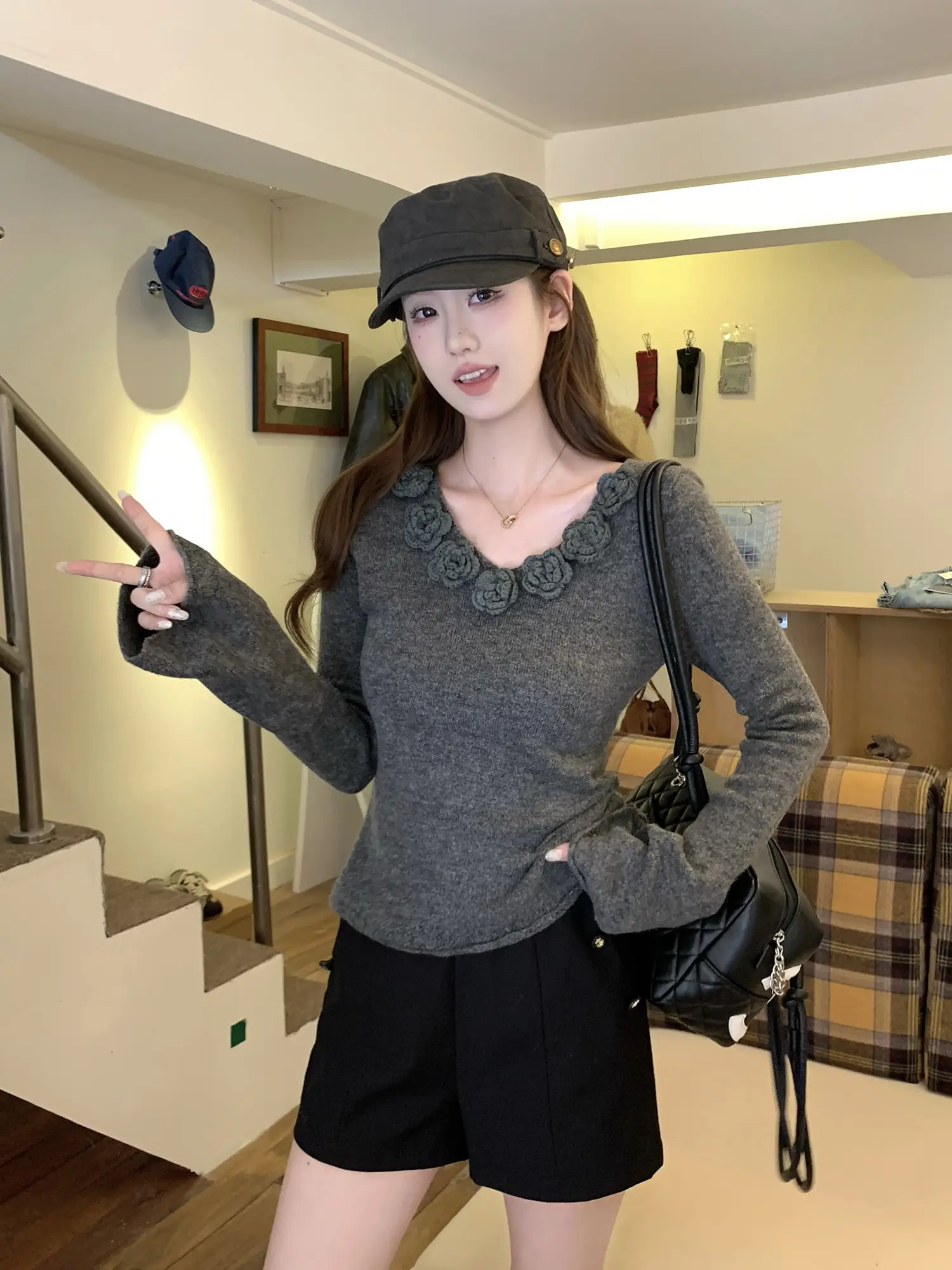 입체 플라워 디테일 슬림 니트 상세 이미지 3