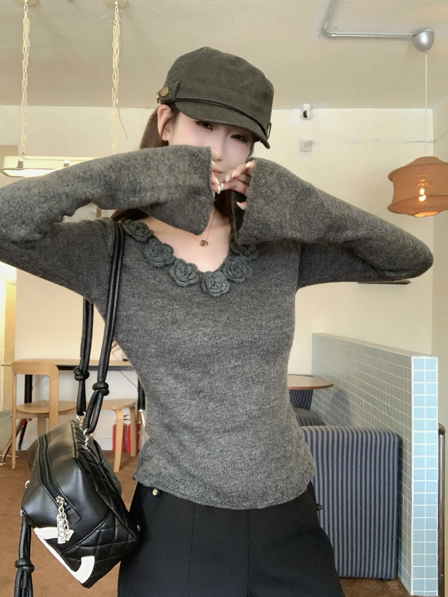 입체 플라워 디테일 슬림 니트 상세 이미지 9