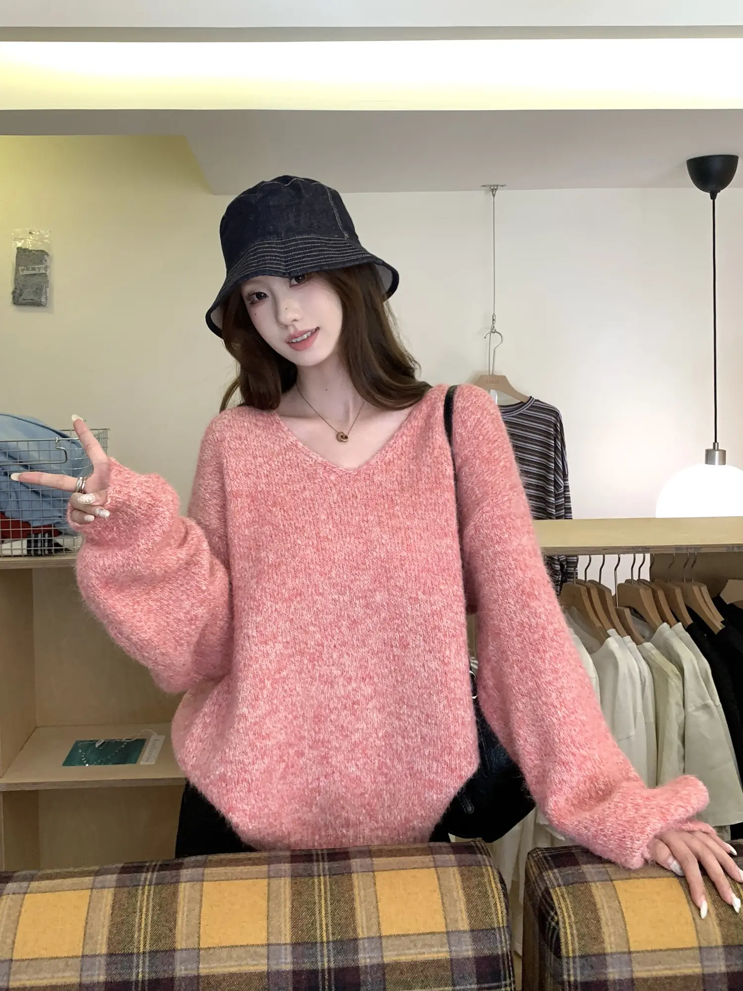 V넥 니트 상세 이미지 3