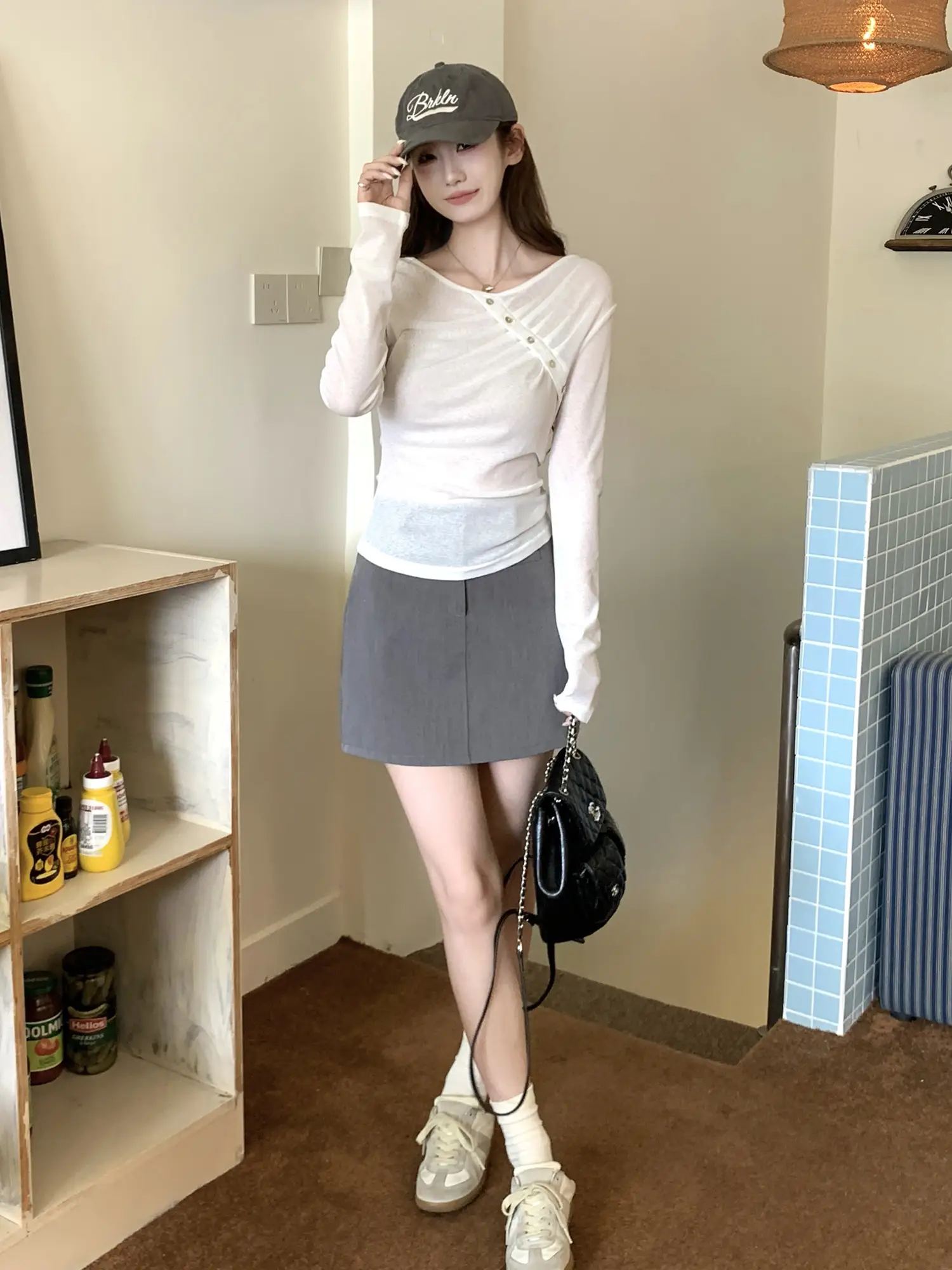 원숄더 화이트 티셔츠 상세 이미지 8