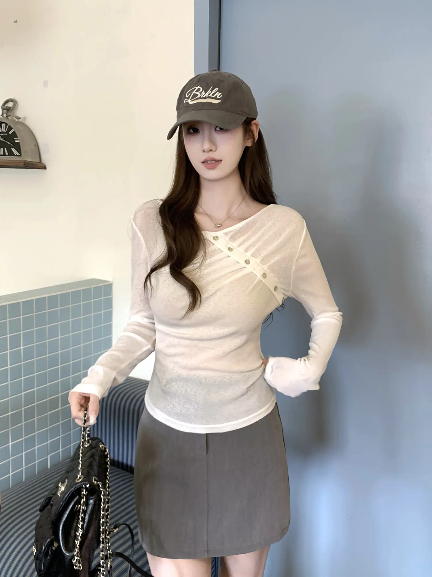 원숄더 화이트 티셔츠 상세 이미지 11