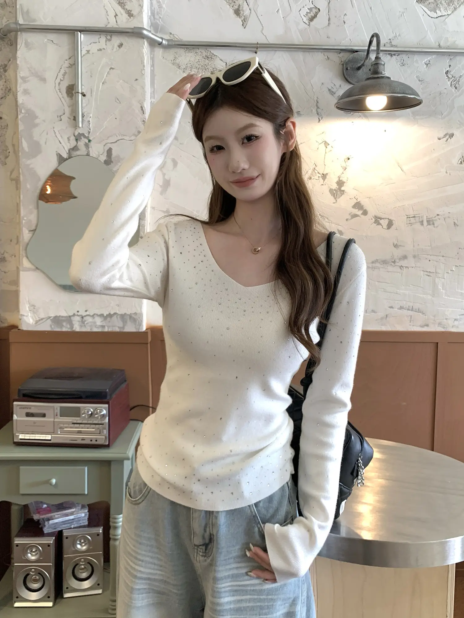 V넥 라인스톤 니트 상세 이미지 10