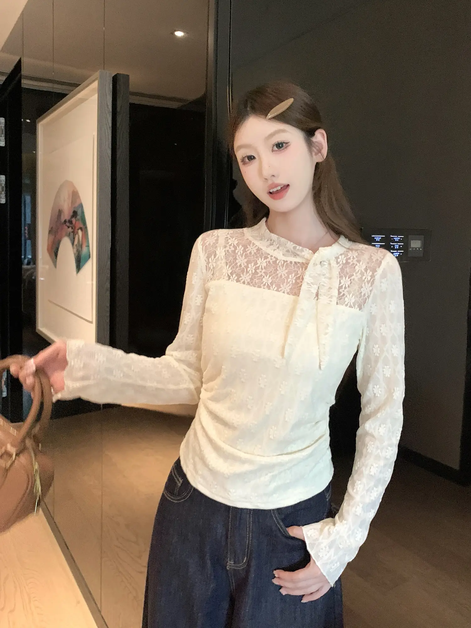프렌치 레이스 끈 디테일 플레어 소매 니트 상세 이미지 3