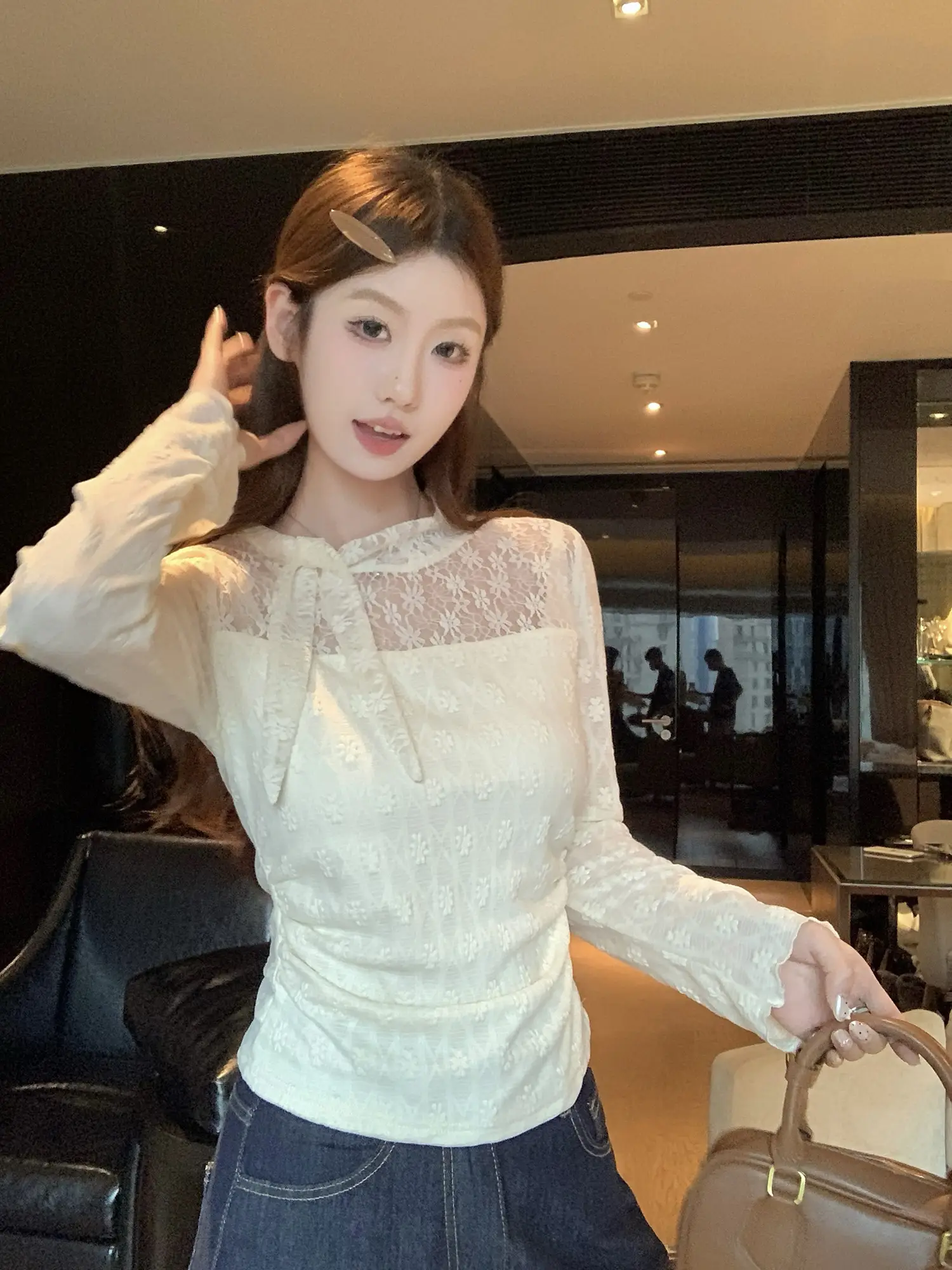 프렌치 레이스 끈 디테일 플레어 소매 니트 상세 이미지 5