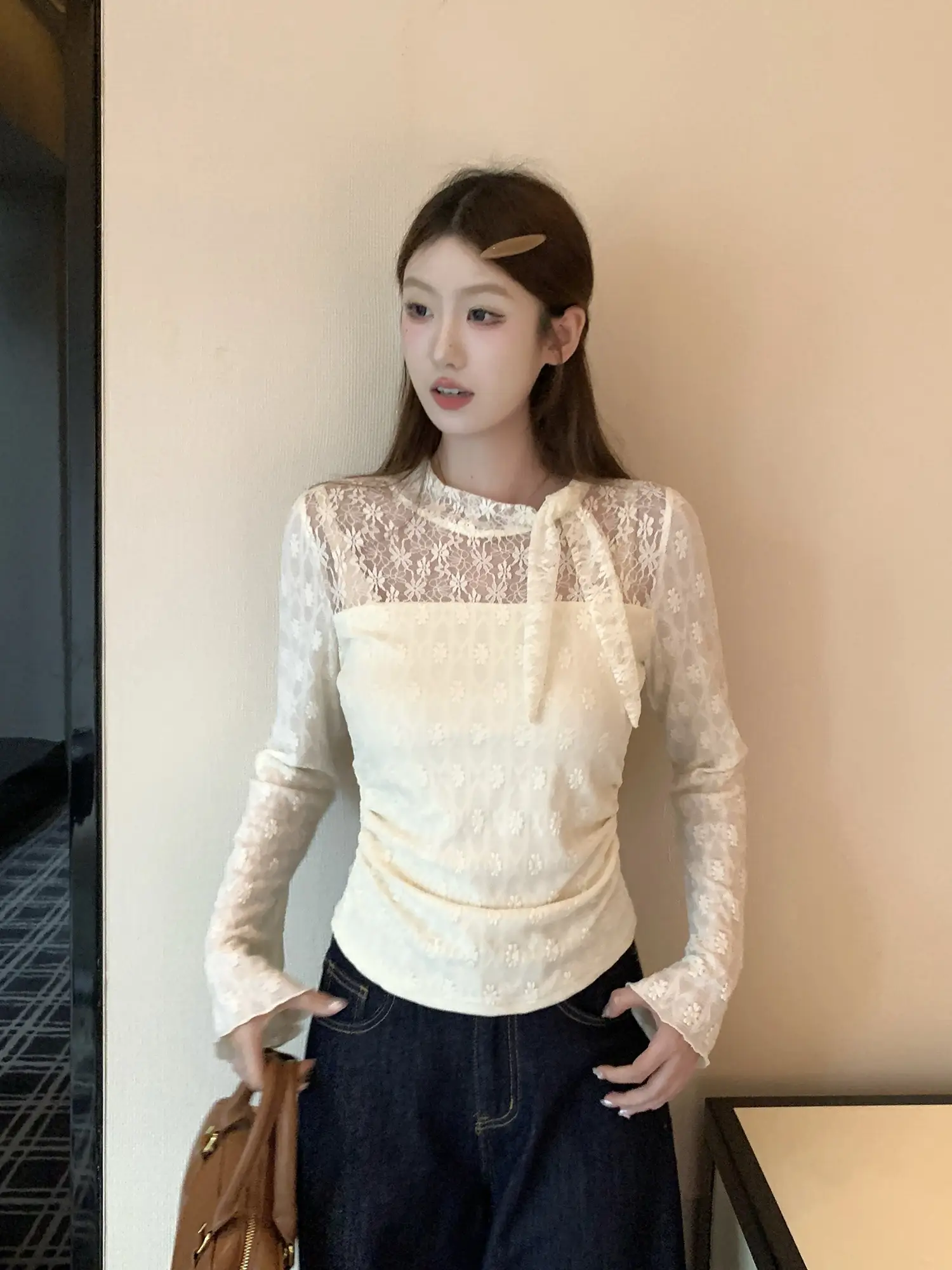 프렌치 레이스 끈 디테일 플레어 소매 니트 상세 이미지 9