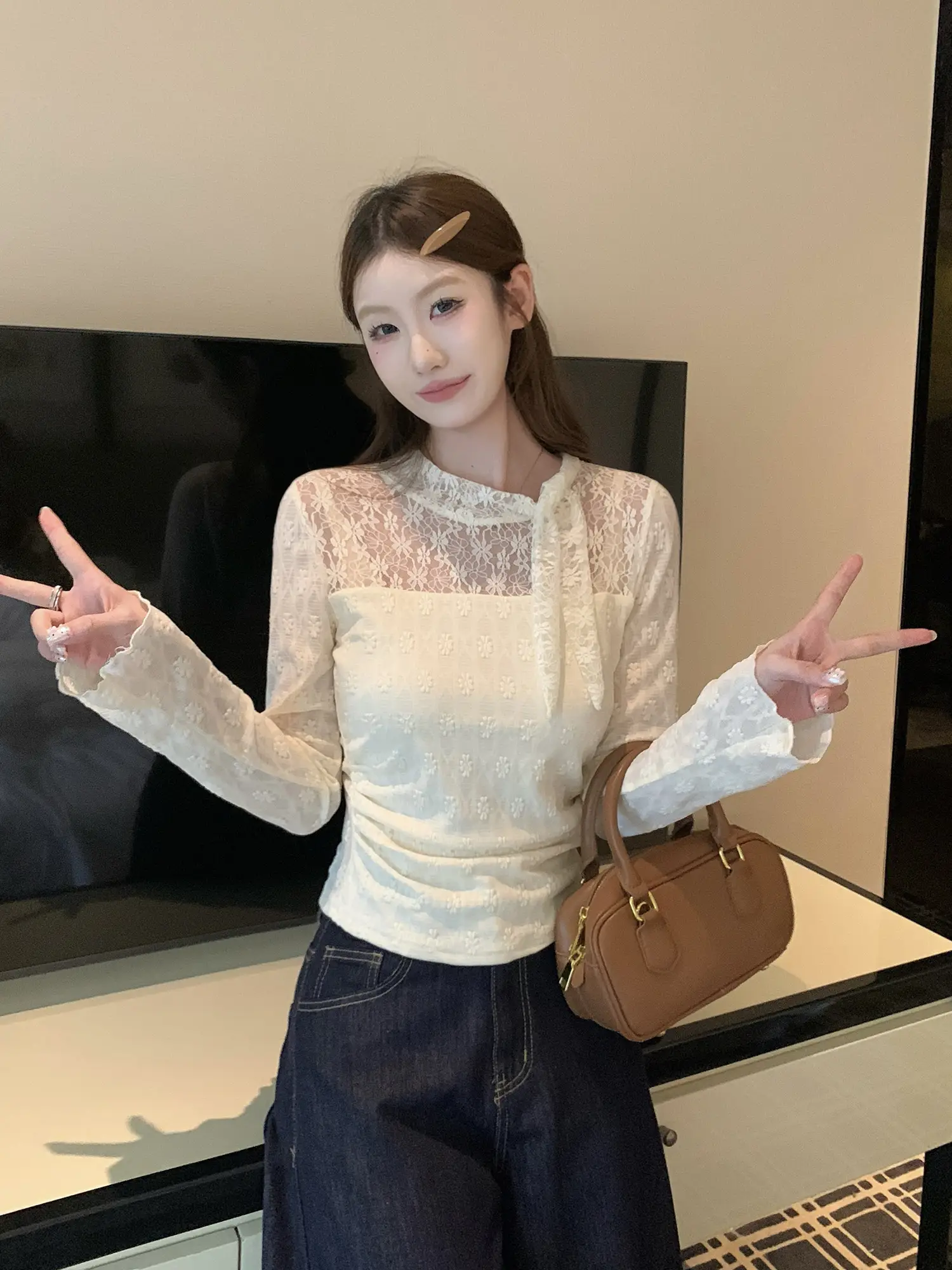 프렌치 레이스 끈 디테일 플레어 소매 니트 상세 이미지 12