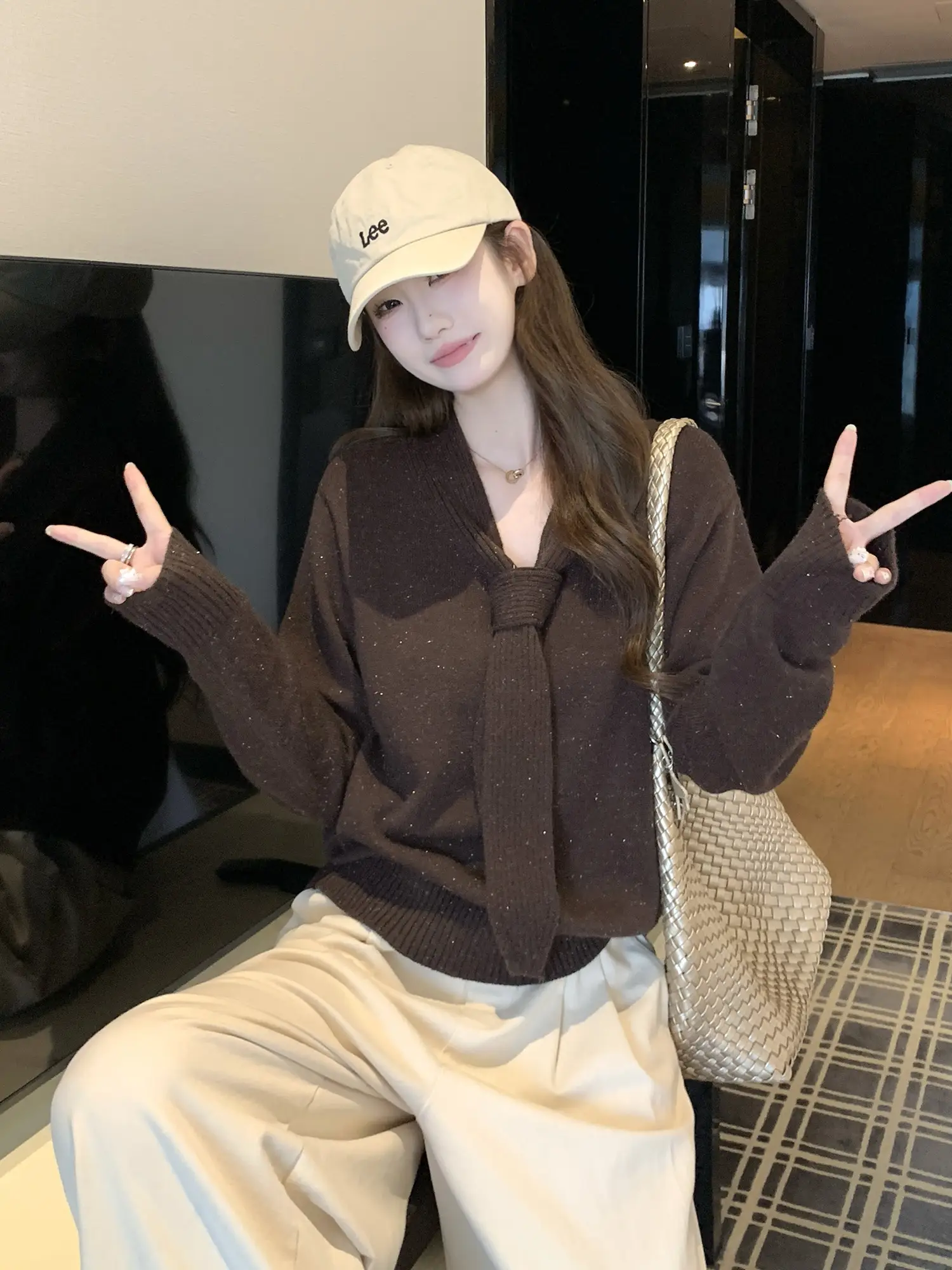 부드러운 스타일 끈 디테일 긴소매 니트