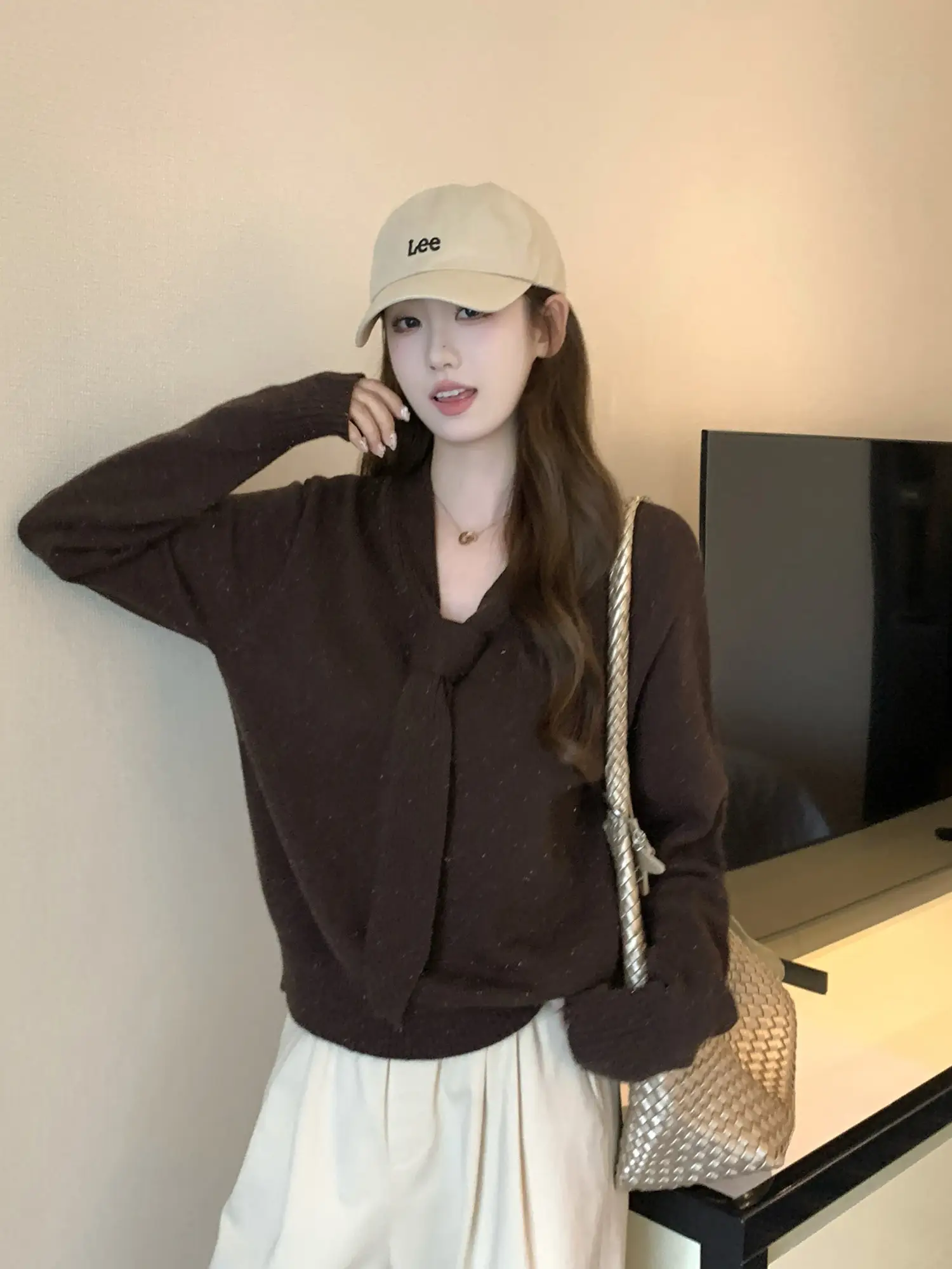 부드러운 스타일 끈 디테일 긴소매 니트 상세 이미지 6