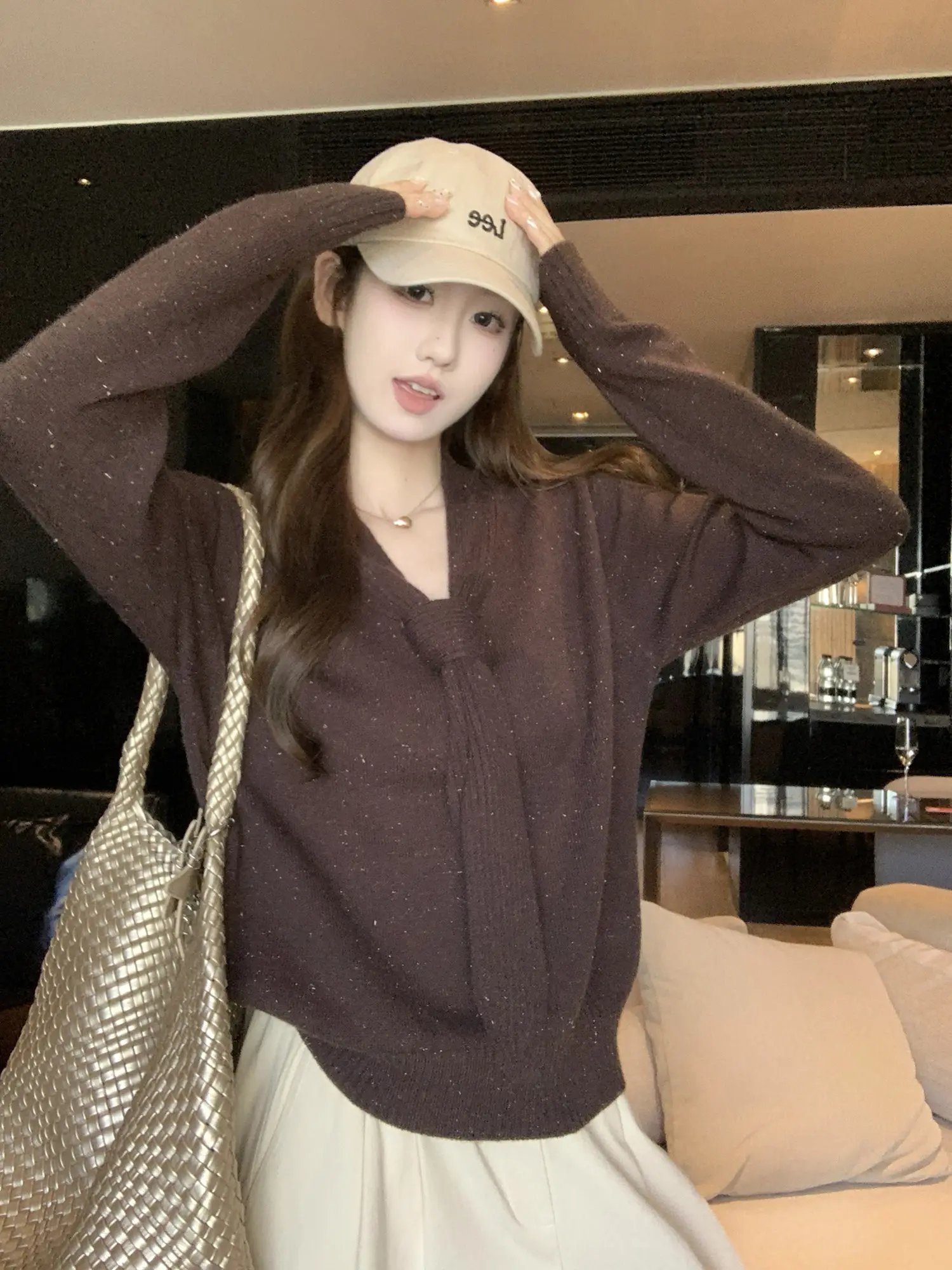 부드러운 스타일 끈 디테일 긴소매 니트 상세 이미지 11