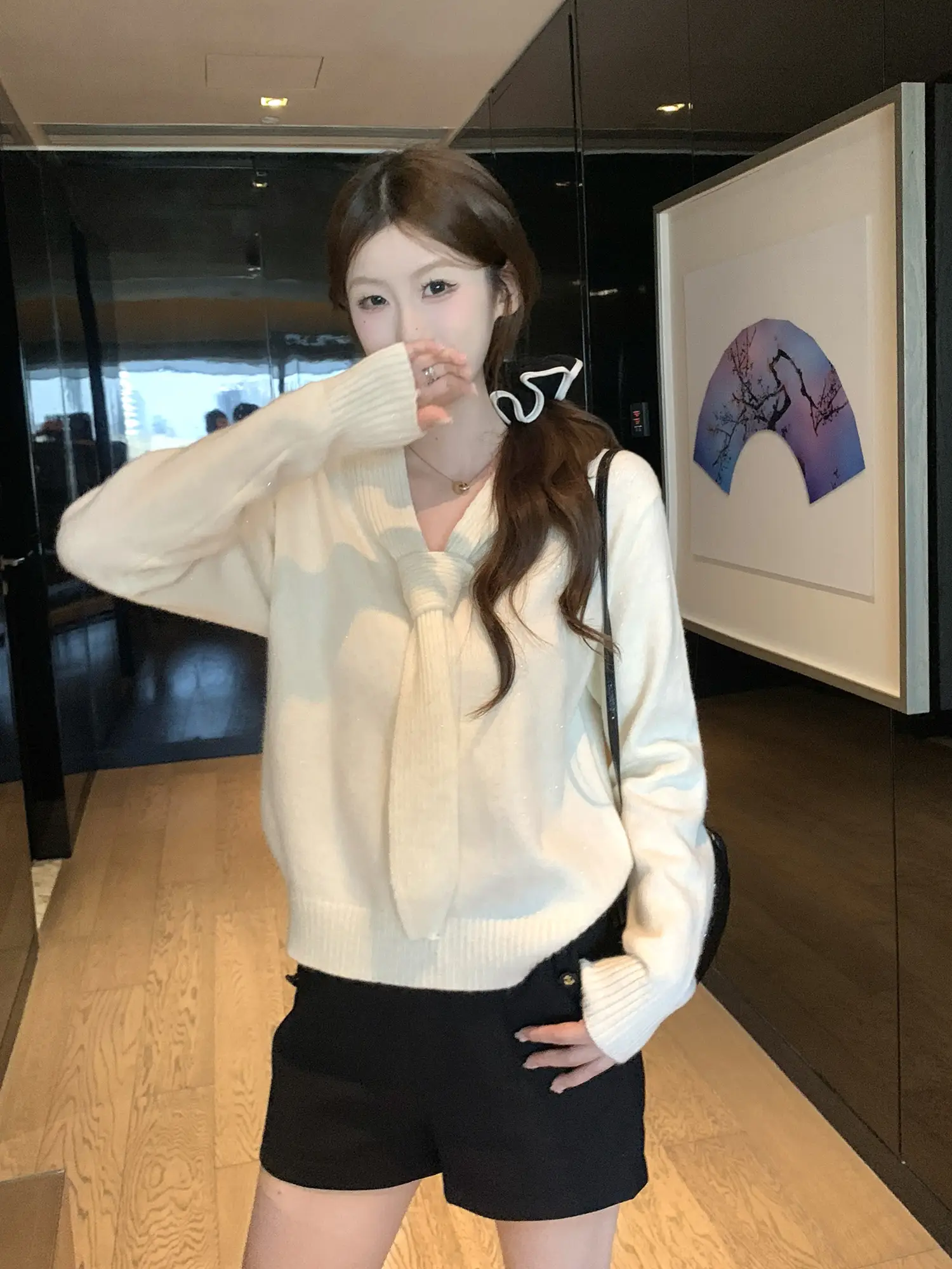 부드러운 스타일 끈 디테일 긴소매 니트 상세 이미지 14