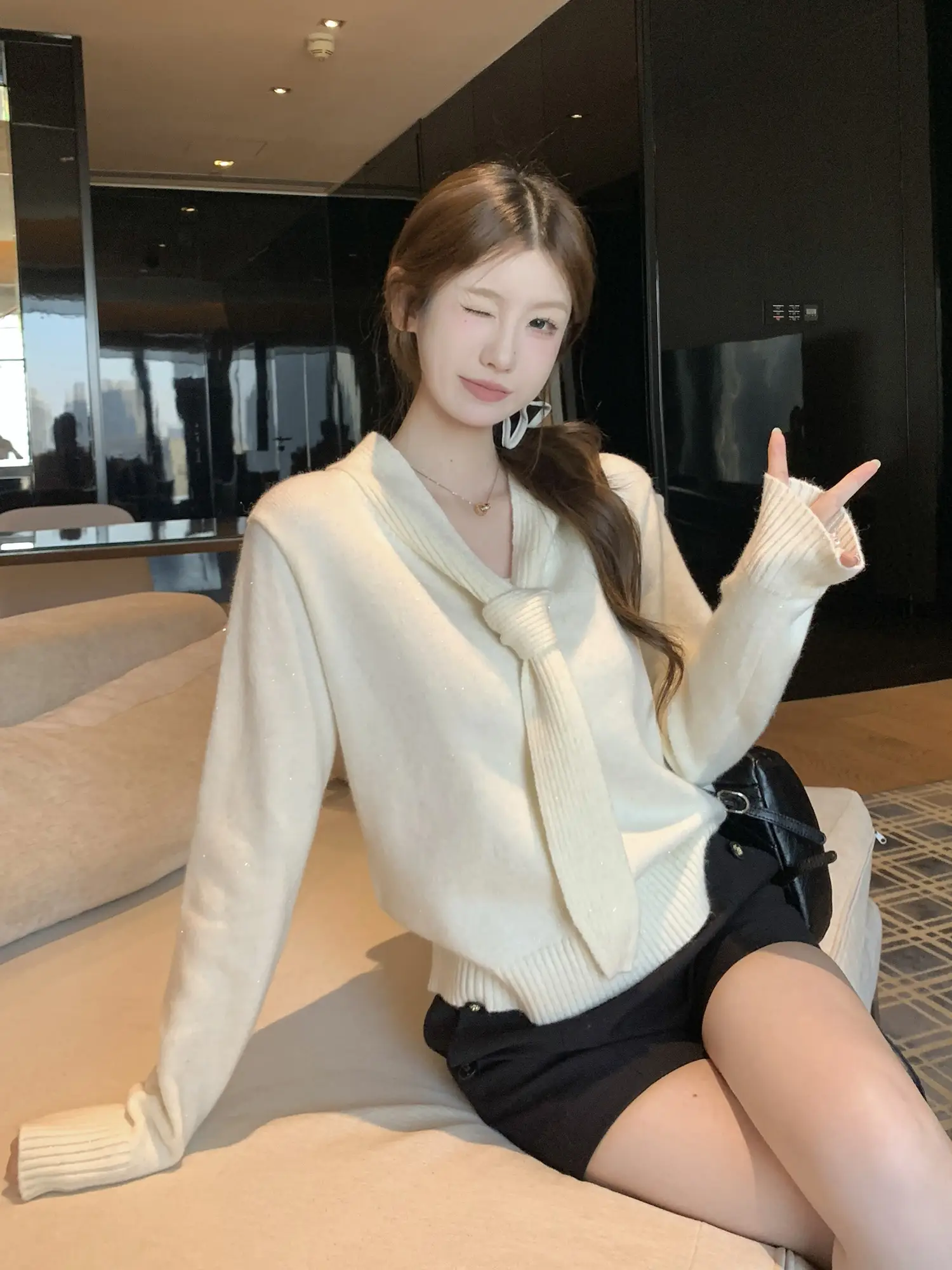 부드러운 스타일 끈 디테일 긴소매 니트 상세 이미지 16